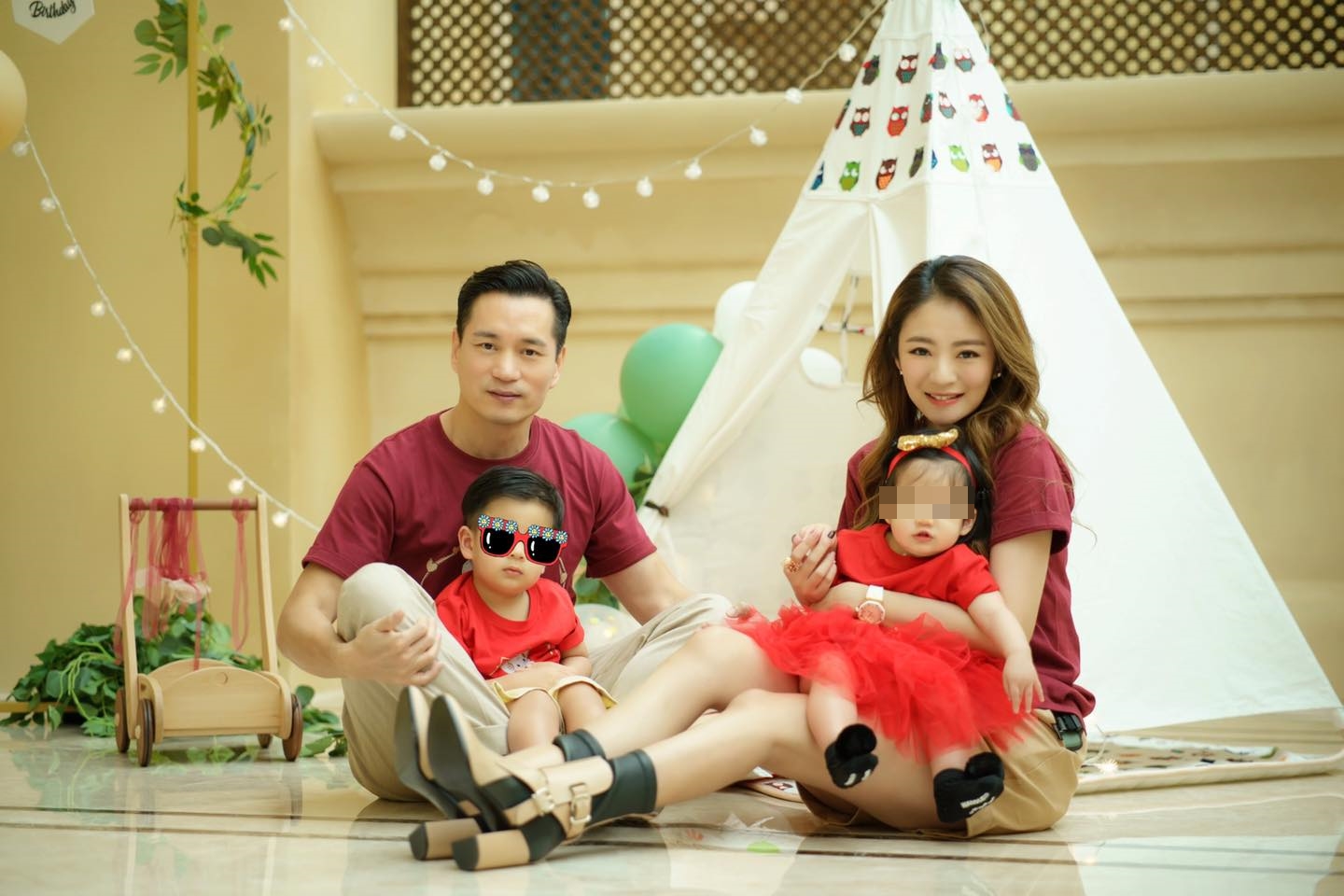 去年安以軒還曾在臉書貼出全家福的合照，如今老公涉案，她在網路社群上的活動也停止。（翻攝安以軒臉書）