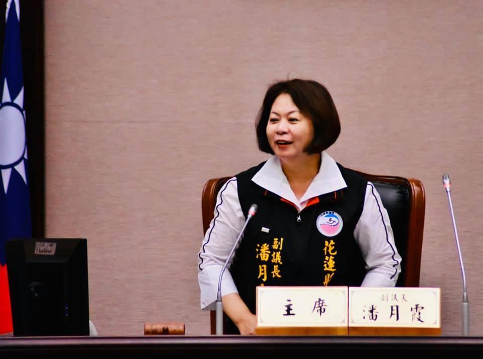 花蓮縣副議長潘月霞涉嫌詐領助理費,遭羈押禁見。(翻攝自潘月霞臉書)