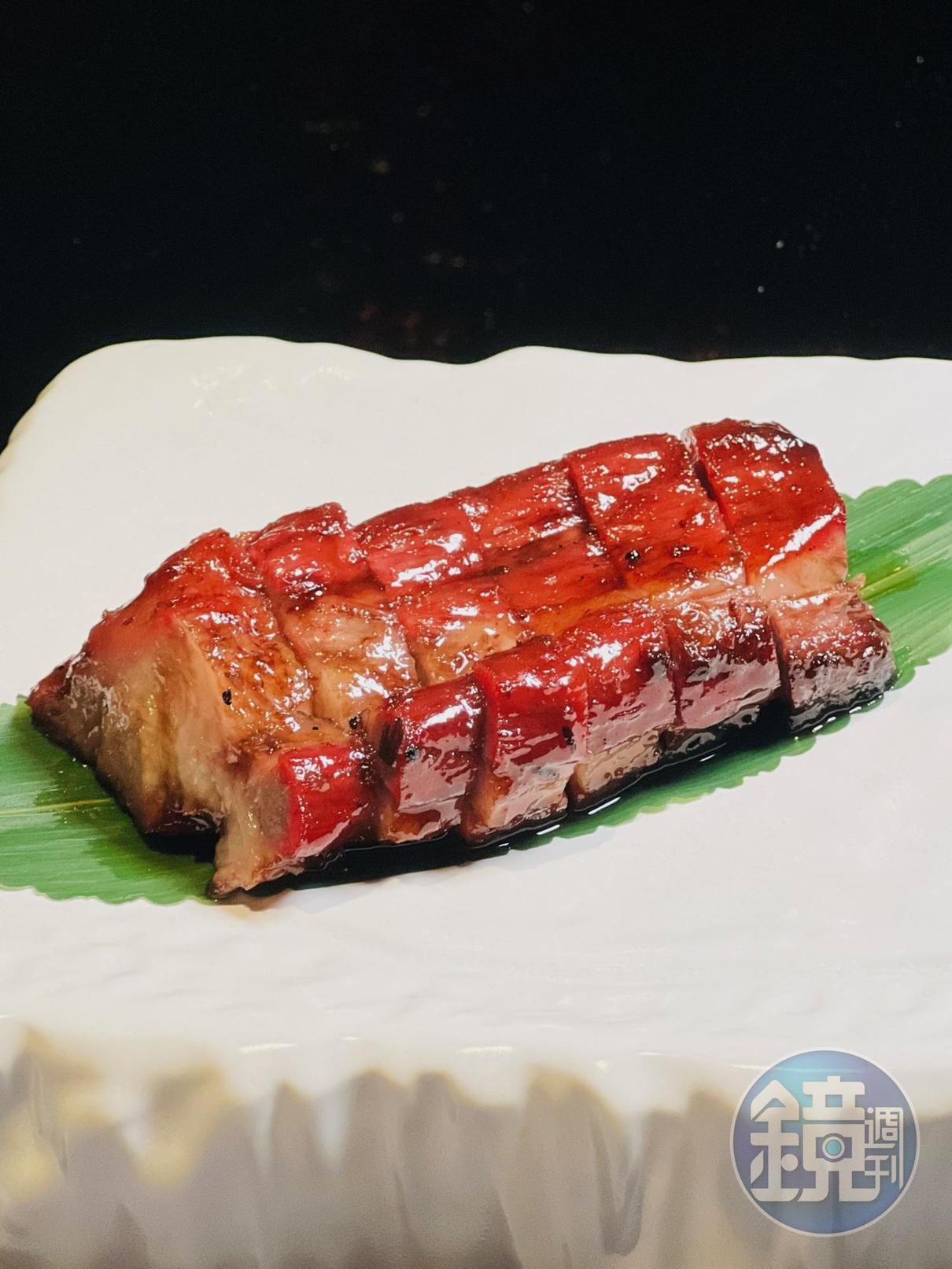 必點的「香宮蜜汁叉燒皇」，比以往更加鬆嫩可口。（1,388元／份）