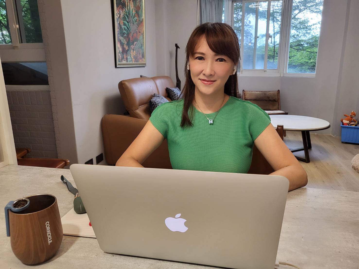 前主播劉芯彤表示，「主播真的沒你們想像的高薪。那幾位號稱年薪千萬的絕對是特例。」（翻攝自主播 劉芯彤臉書）