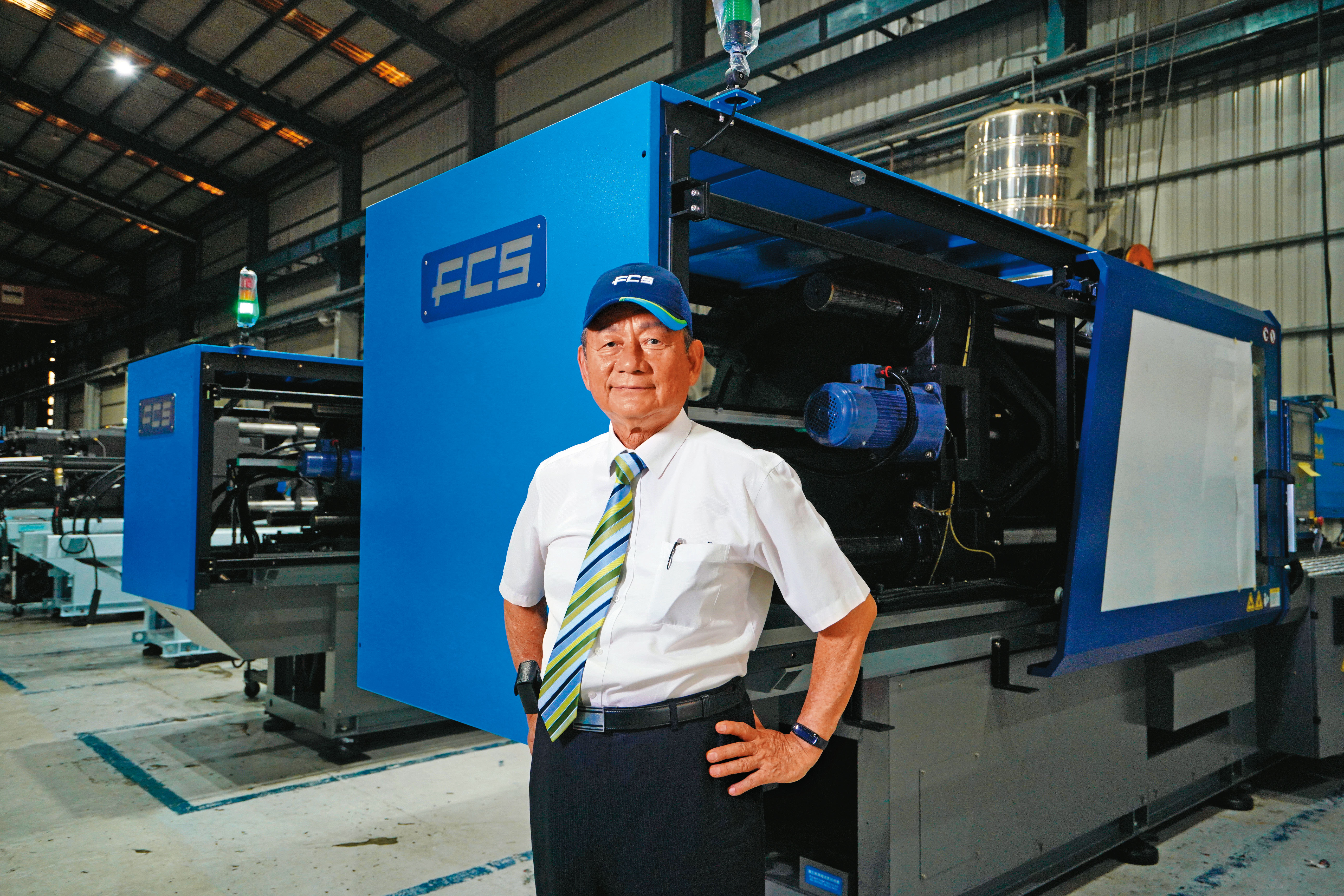 王伯壎48年前與2個弟弟一起創立車床工廠，後來轉型製造塑膠射出成型機，至今富強鑫已是台灣最大塑膠射出機業者。