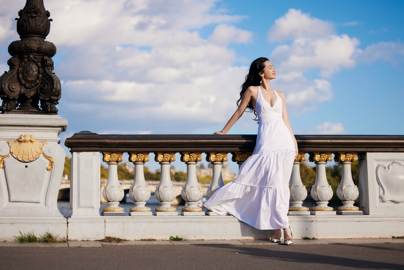 曾之喬在法國攝影團隊眼中的模樣和在台灣大不同。（華研國際提供）