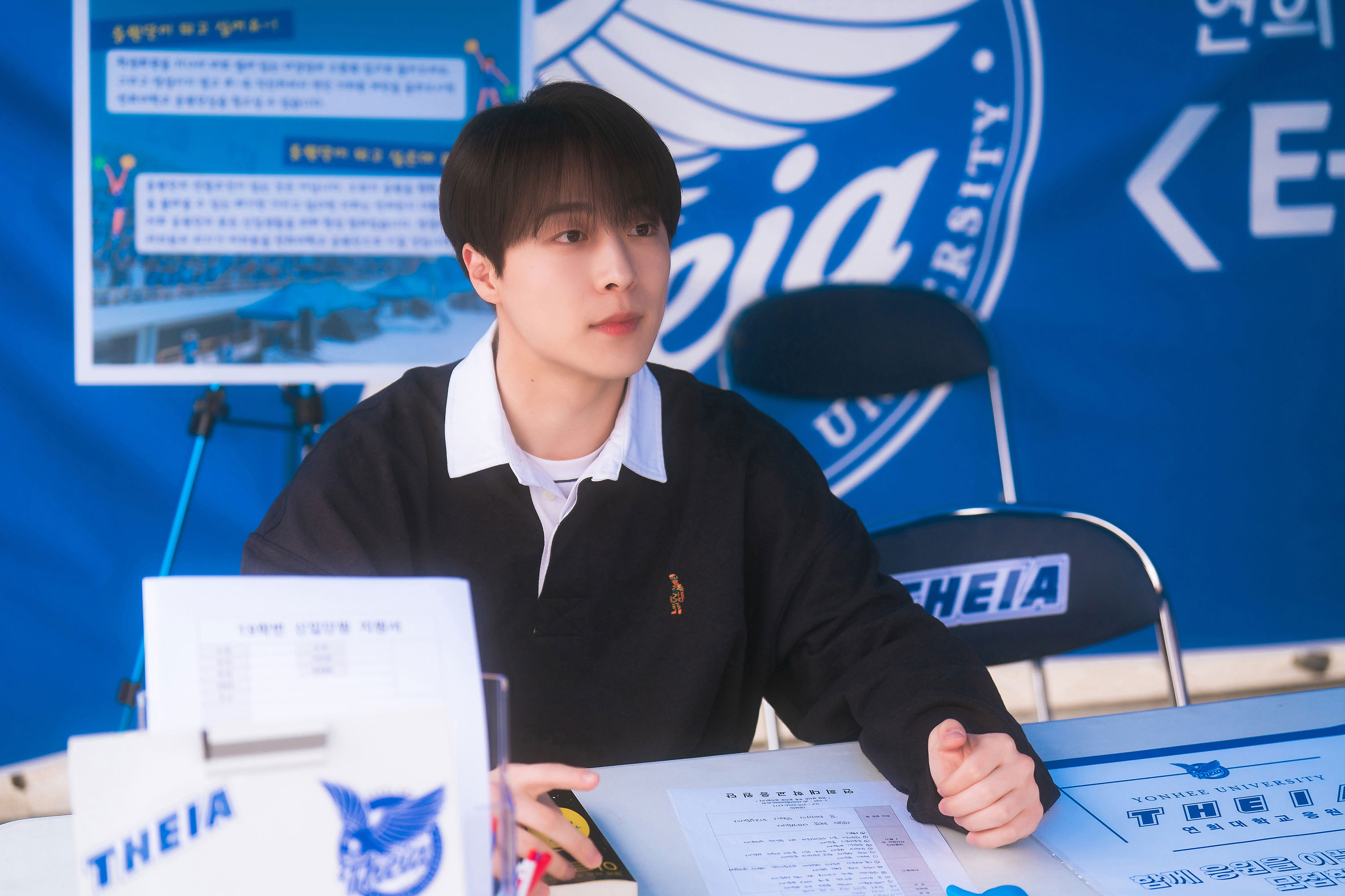 最近在《王后傘下》客串世子的裴仁爀，在《青春應援 CHEER UP》首次出演男主角，是守護啦啦隊的隊長。（龍華偶像台提供）