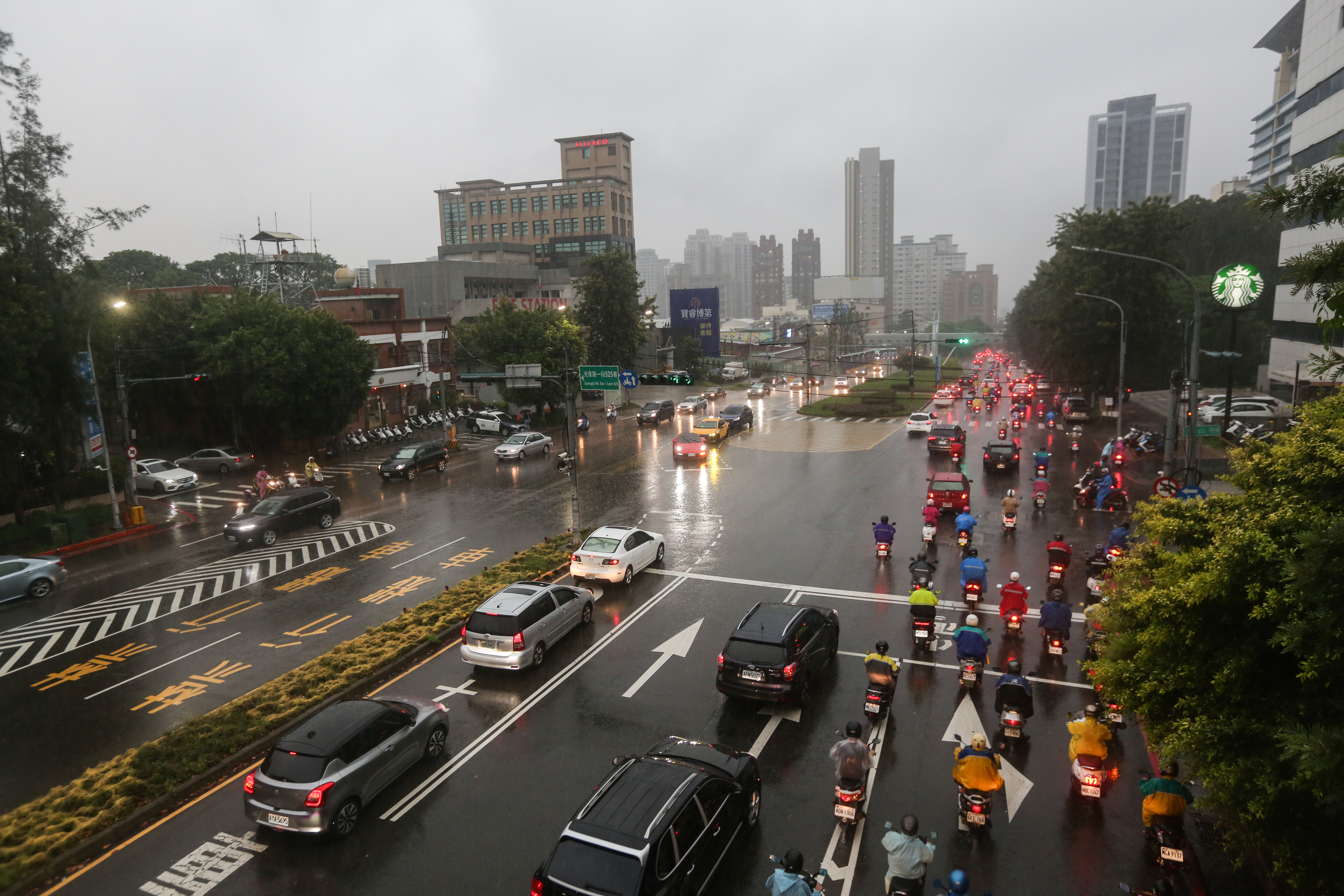 CNN以「地獄」形容國內險象環生的交通環境。（示意圖，本刊資料照）