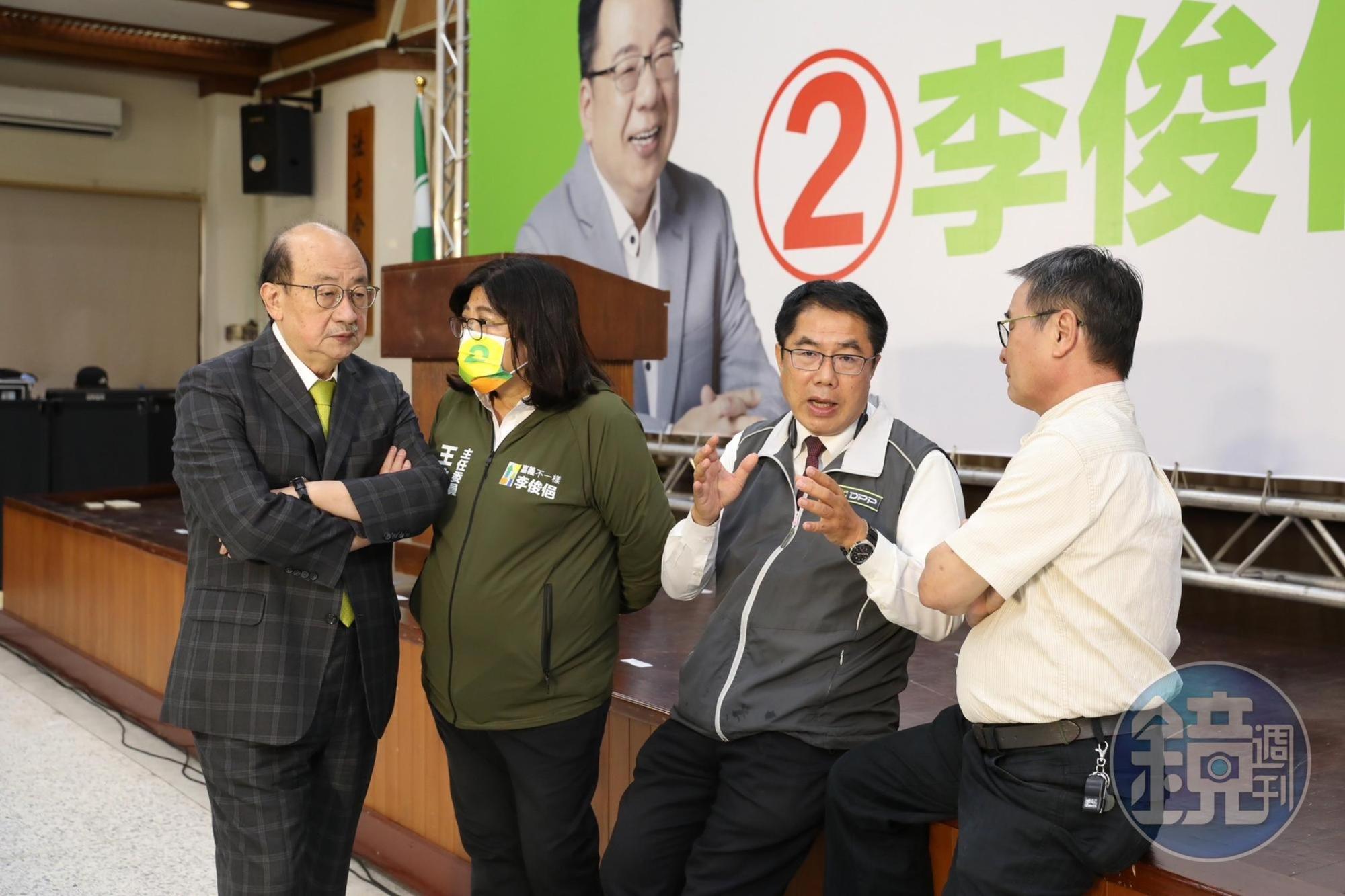 柯建銘(左起)、王美惠、黃偉哲等人都出席行動中常會。