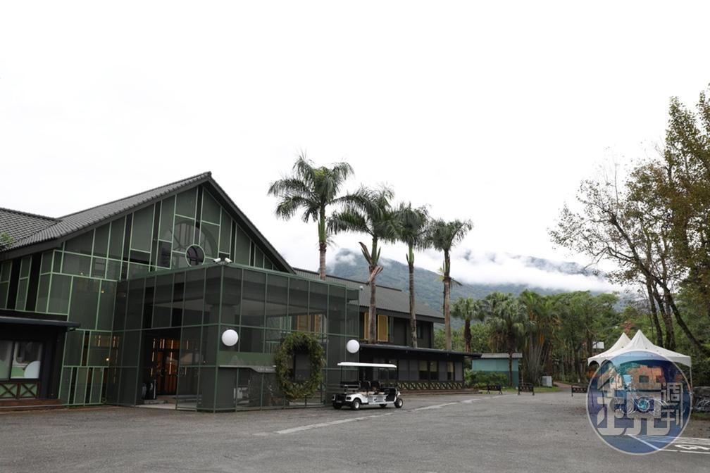 園區面積站地廣達八千坪，擁有多項室內外公共設施。