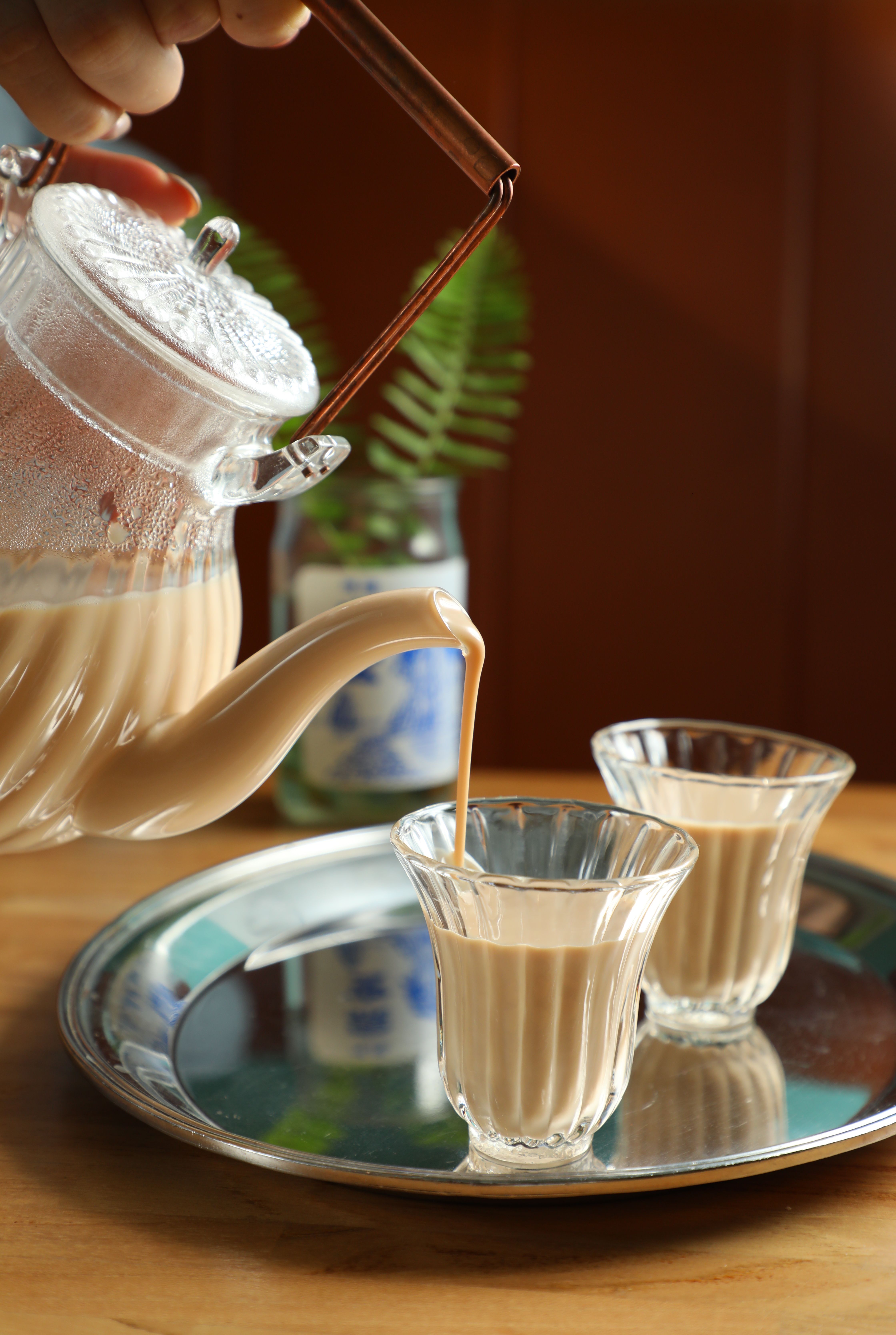 「雲南香料鍋煮奶茶」以經典印度瑪薩拉茶為底，加上雲南經典香料、精選紅茶與花蓮牧場牛奶。（200元／壺）