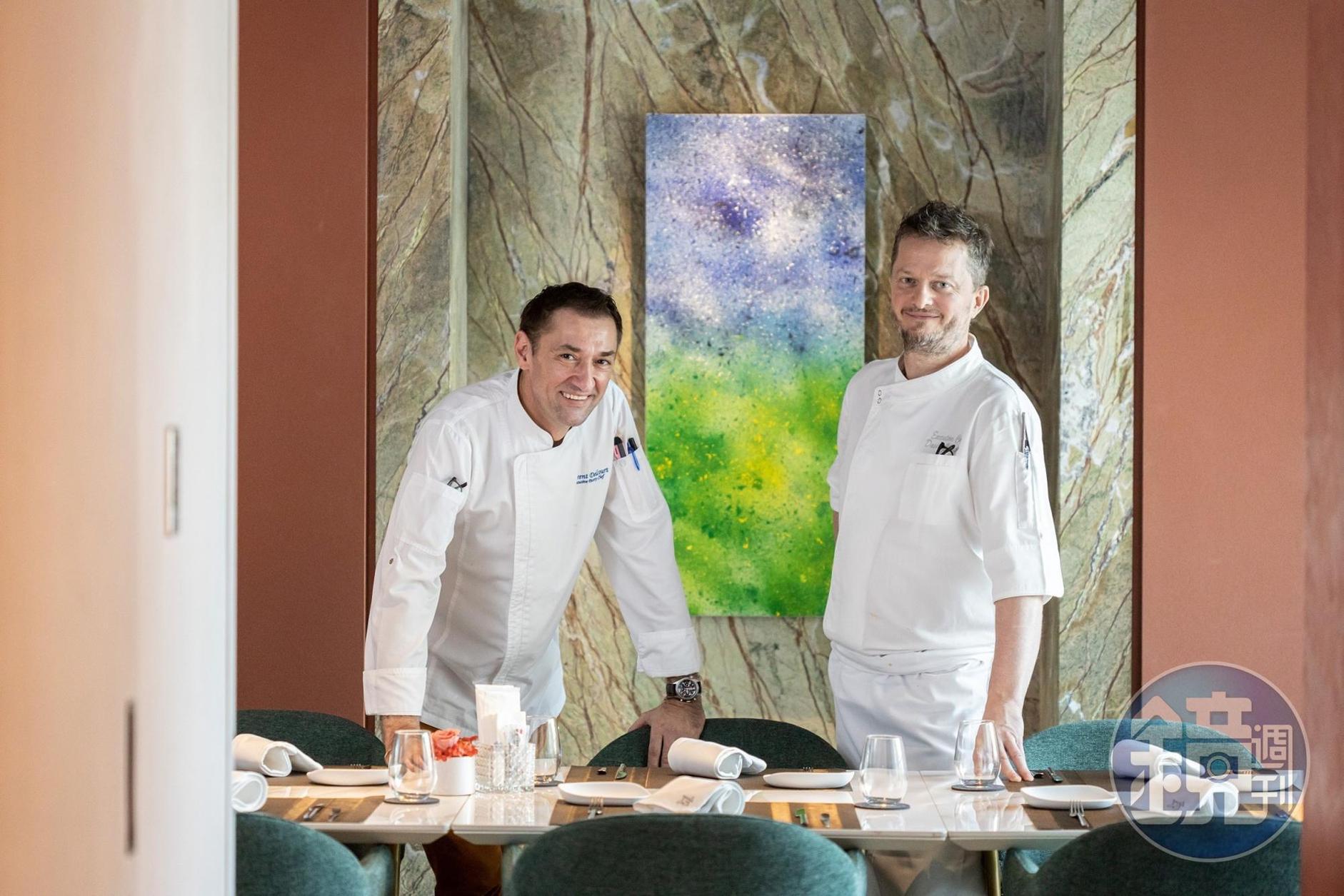 行政總主廚David Chauveau（右）與甜點主廚Laurent Delcourt（左）共同掌舵「AW Restaurant・秋」的風味。