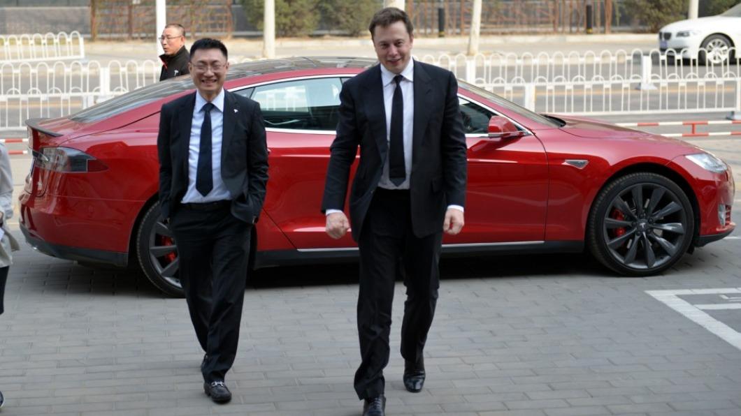 中國媒體驚爆，中國區總裁朱曉彤（左）接任將接任特斯拉全球執行長一職。（翻攝自杜克大學商學院網站）