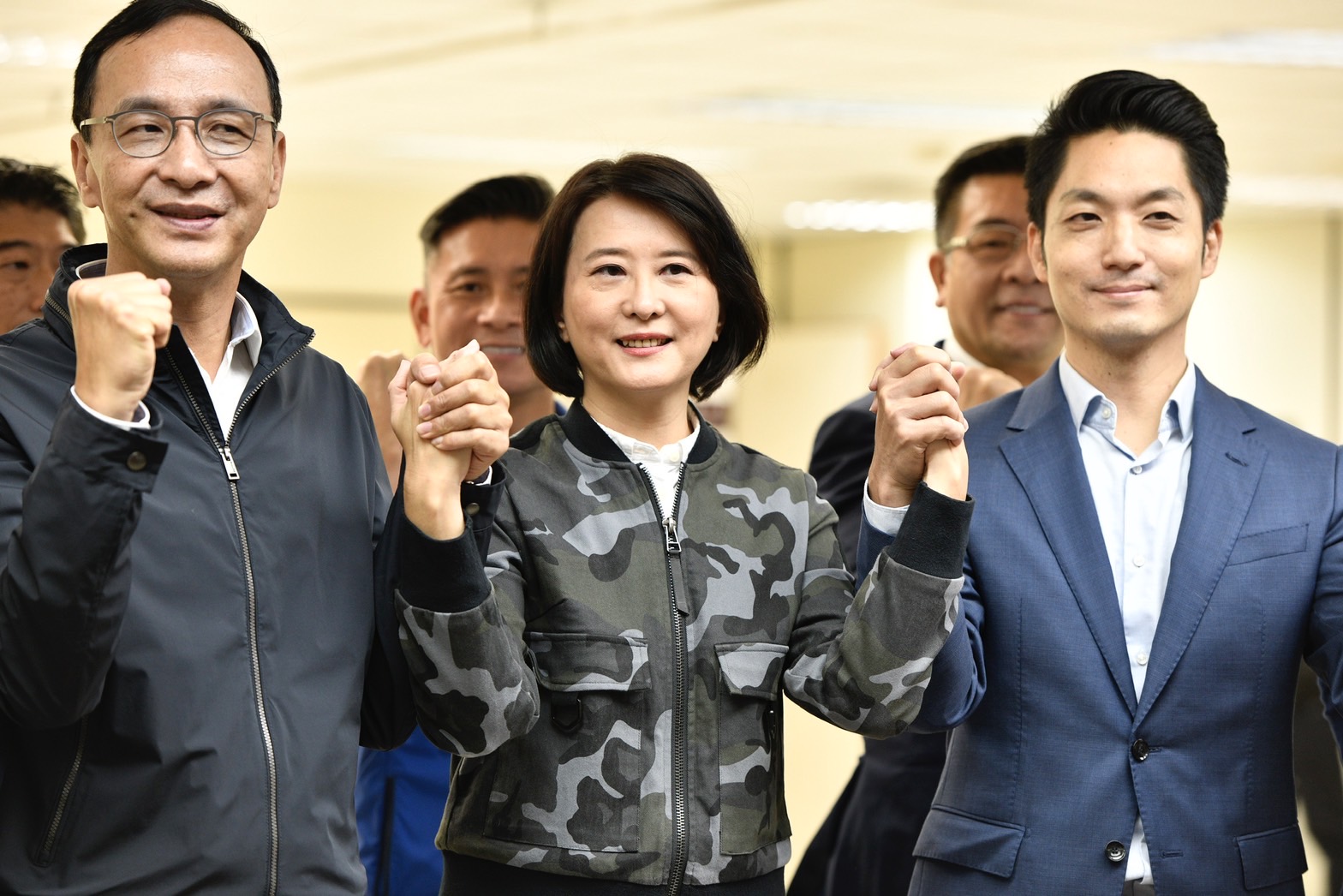 蔣萬安（右）當選台北市長後，國民黨派出王鴻薇（中）參加台北市第三選區立委補選。（本刊資料照）