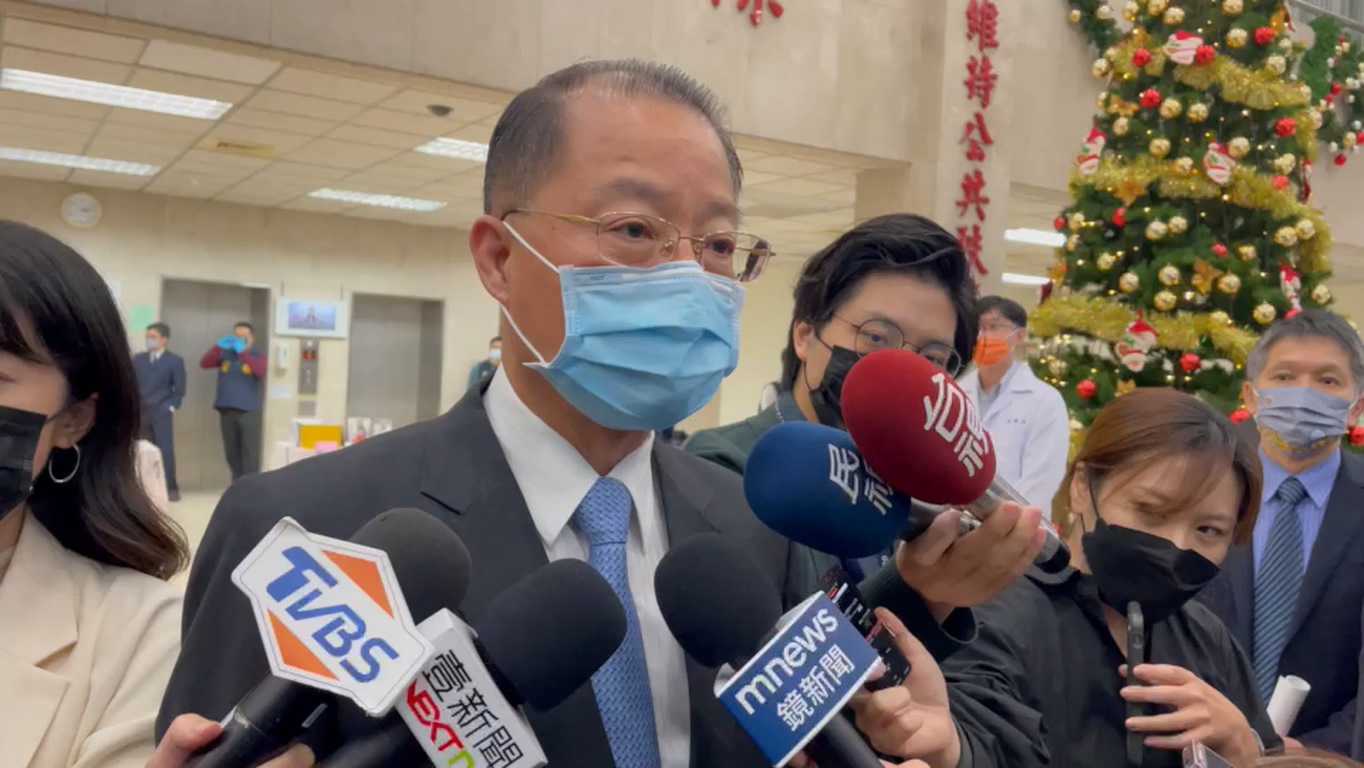 警政署長黃明昭認為與不明人士合照還是要謹慎。(劉文淵攝)