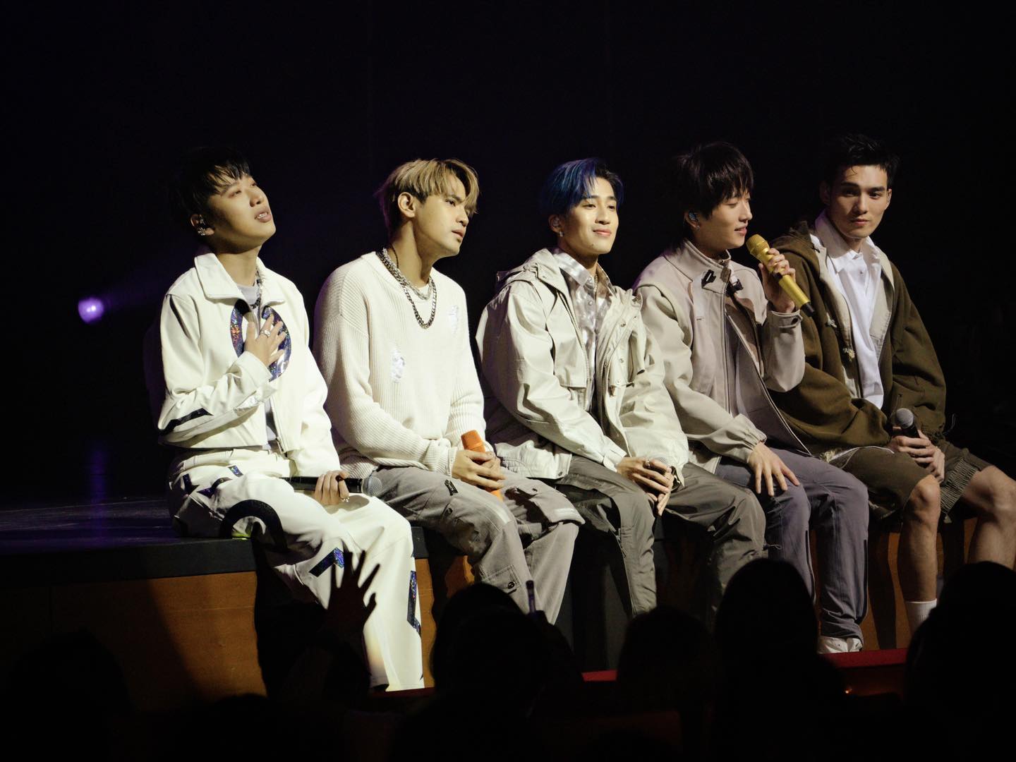 男團「五堅情」擁有大批粉絲。（翻攝自五堅情official臉書）