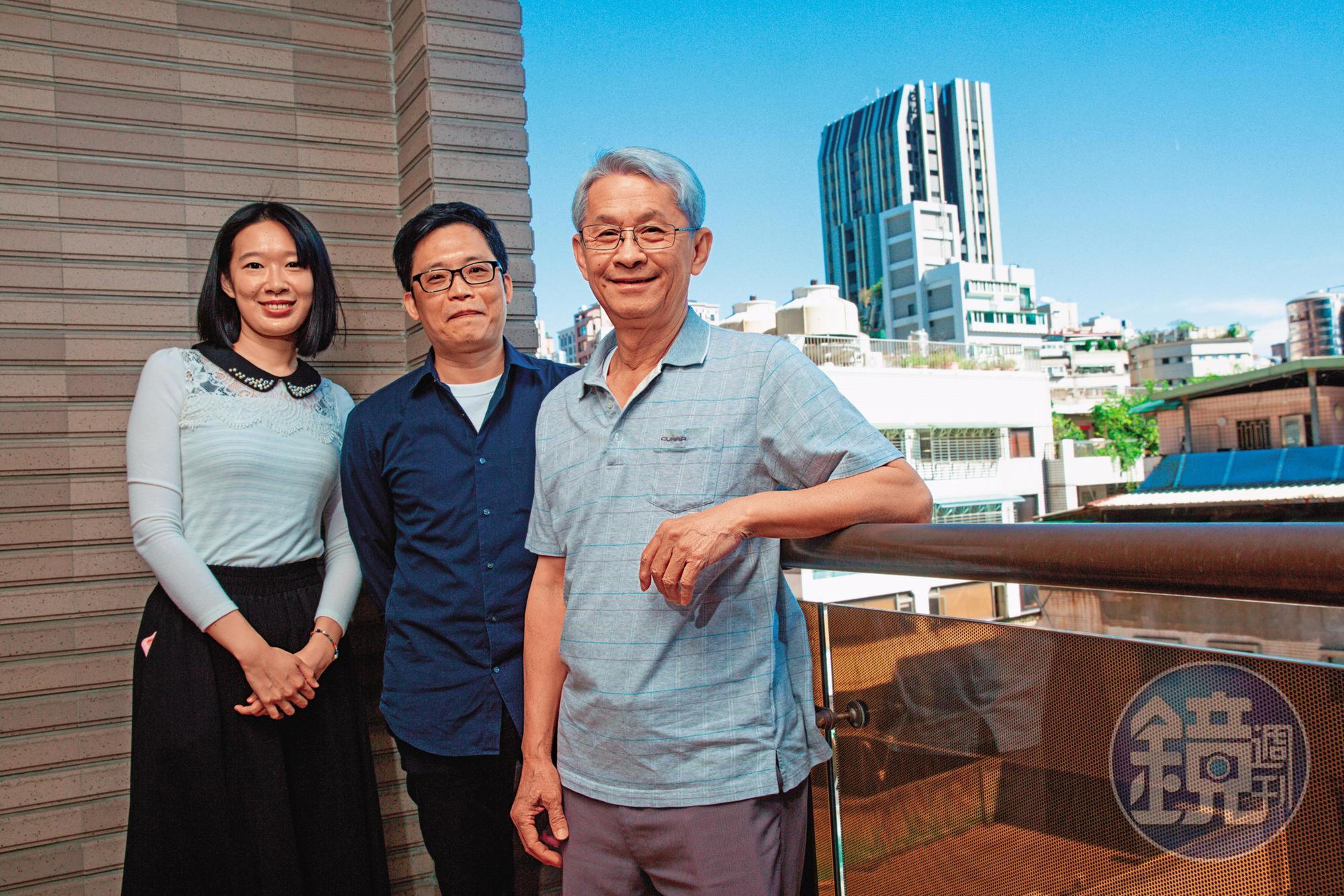 陳立栢（右起）攜手漫畫家曾建華、編劇竹本貞子等人打造《集合！》系列漫畫。