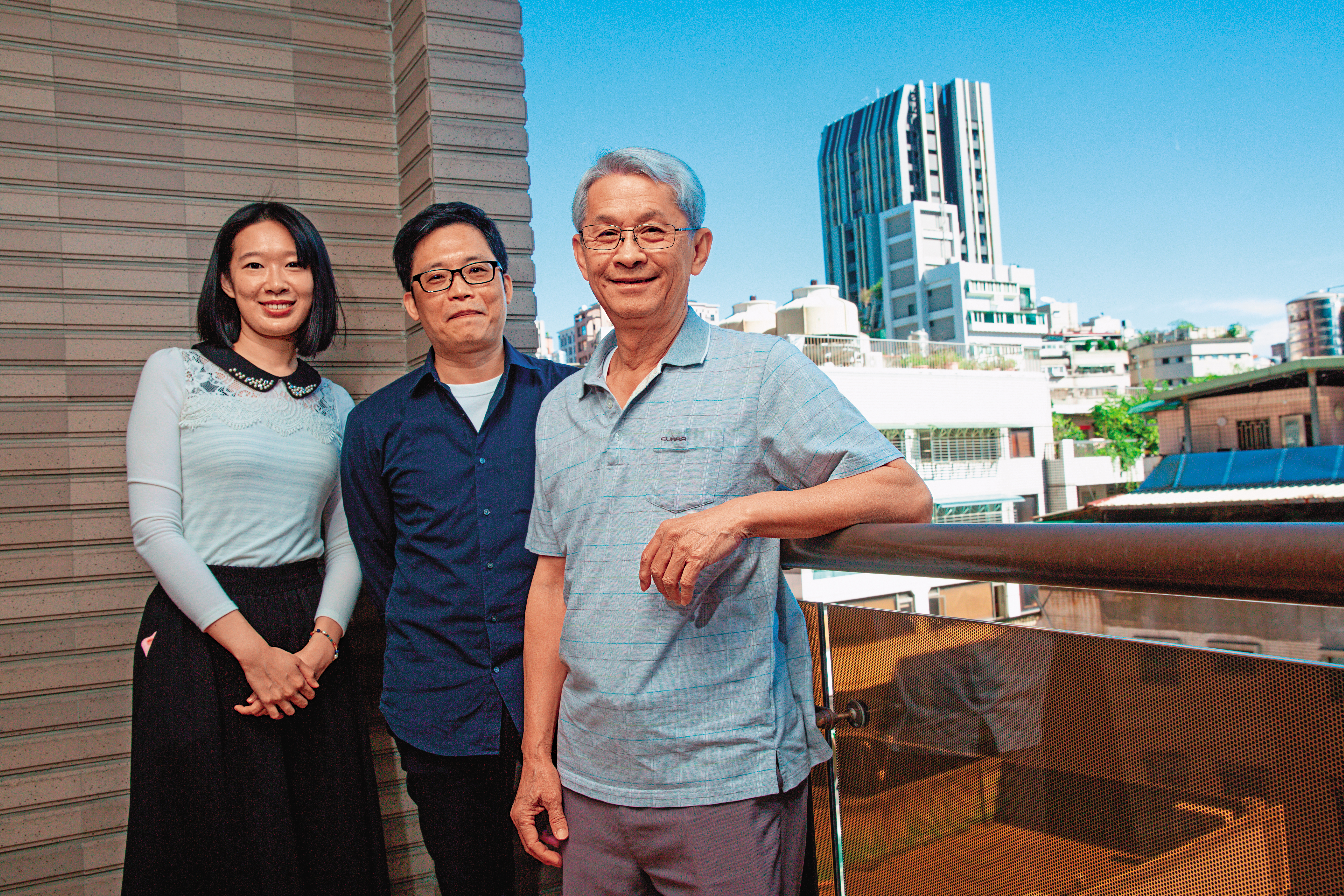 陳立栢(右起)攜手漫畫家曾建華、編劇竹本貞子等人打造《集合!》系列漫畫。