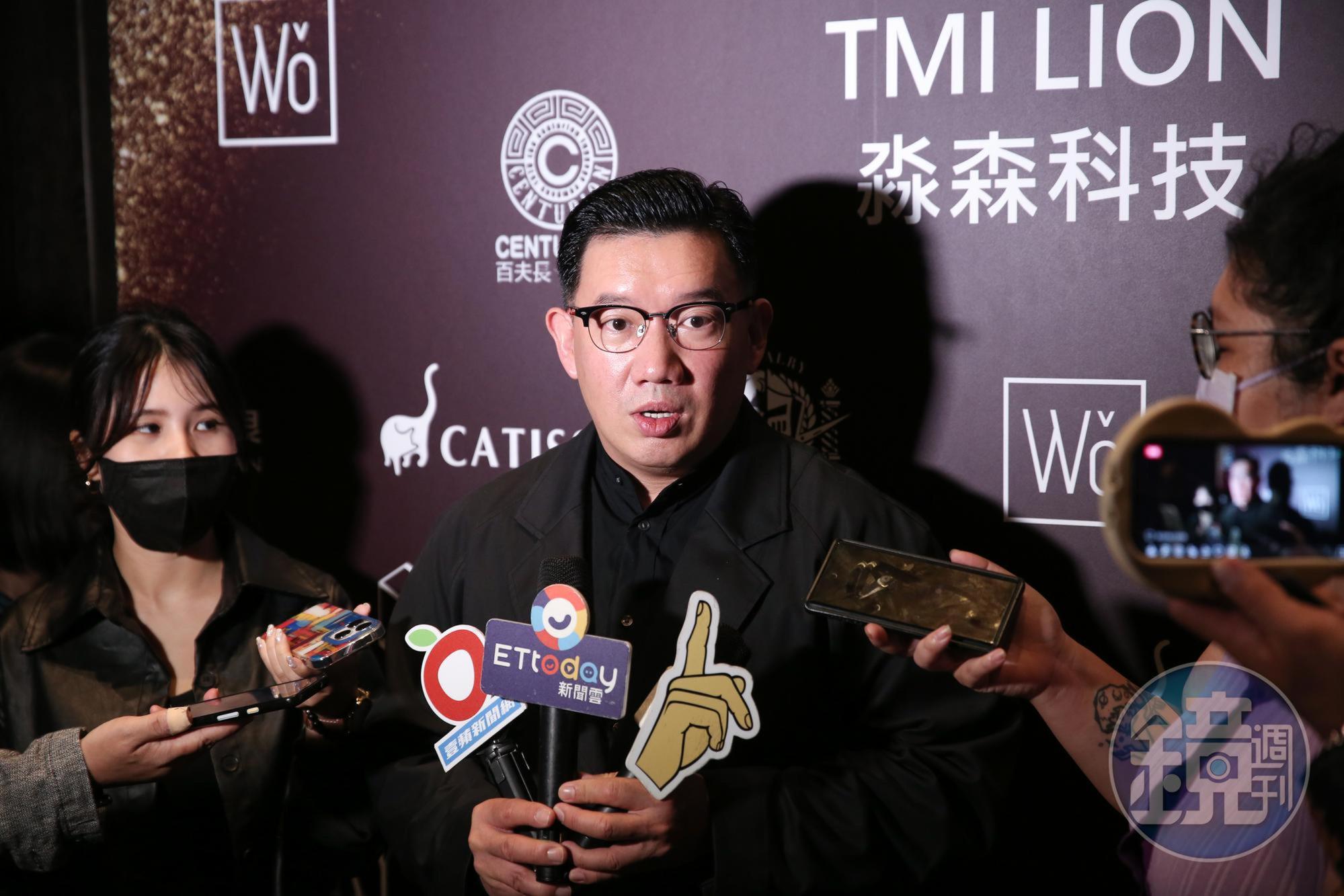 杜汶澤熱心公益事務,除了參加慈善晚宴外,他負責的台港文化交流協會也將發出200萬獎學金給100名在台讀書的香港學生。