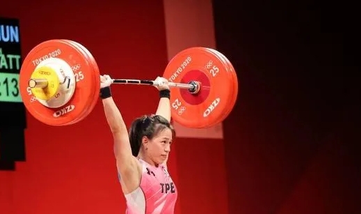 舉重好手郭婞淳這次世界舉重錦標賽以挺舉130公斤、總和232公斤收下雙料銀牌。圖非本次賽事照片。（體育署提供）