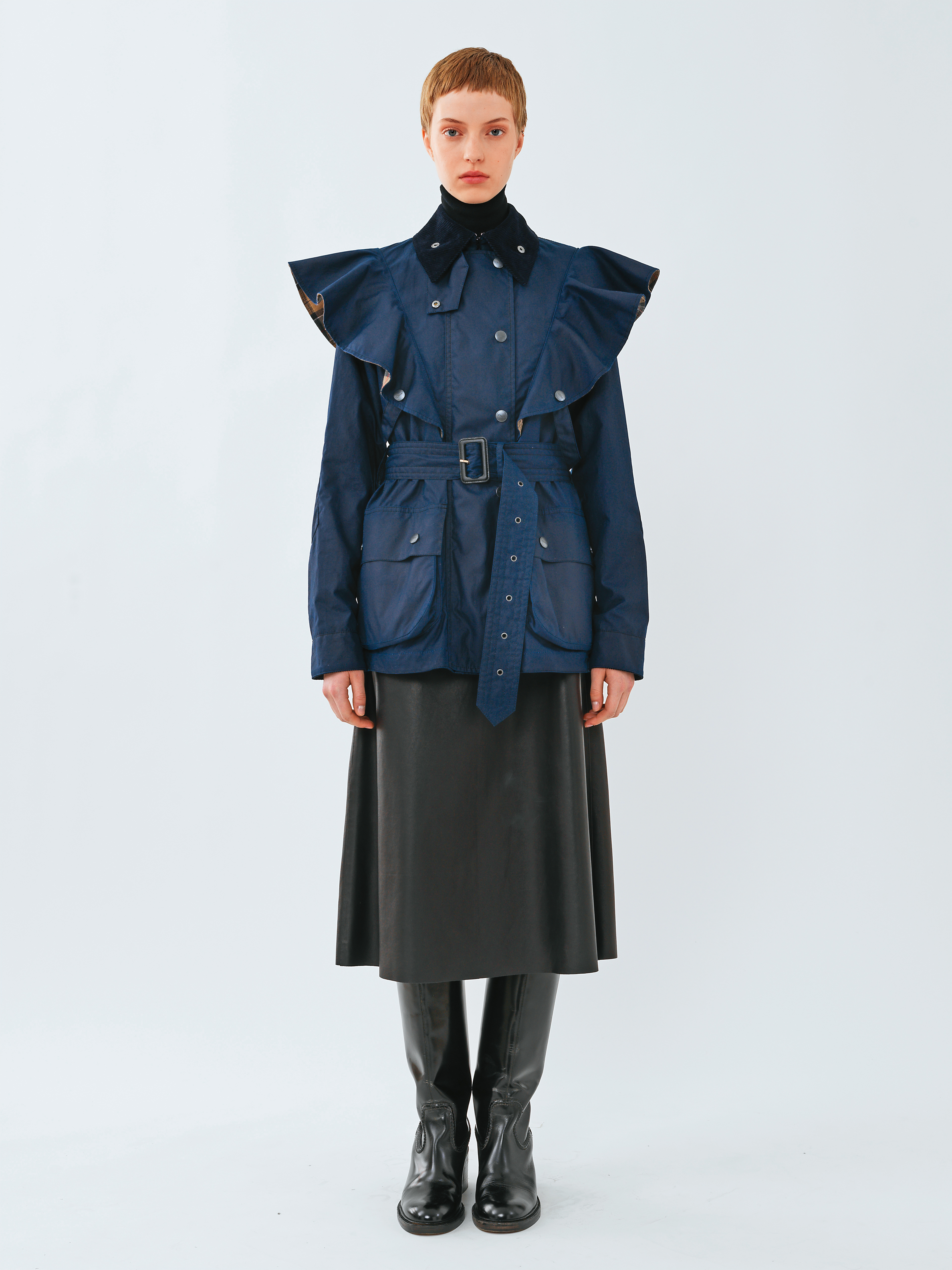 Dustyn深藍色夾克。NT$67,400。（Chloé提供）