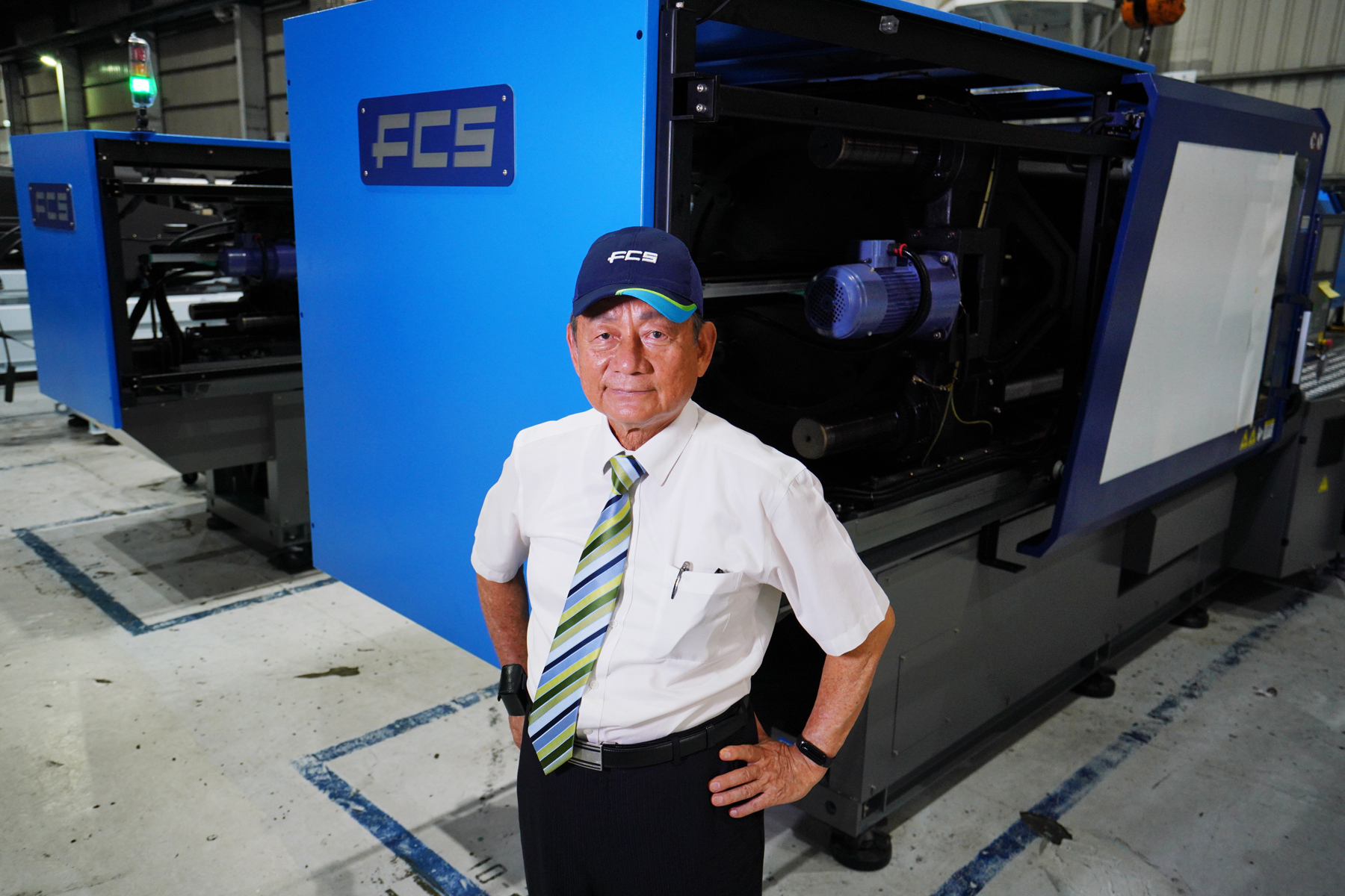 王伯壎48年前與2個弟弟一起創立車床工廠，後來轉型製造塑膠射出成型機，至今富強鑫已是台灣最大塑膠射出機業者。