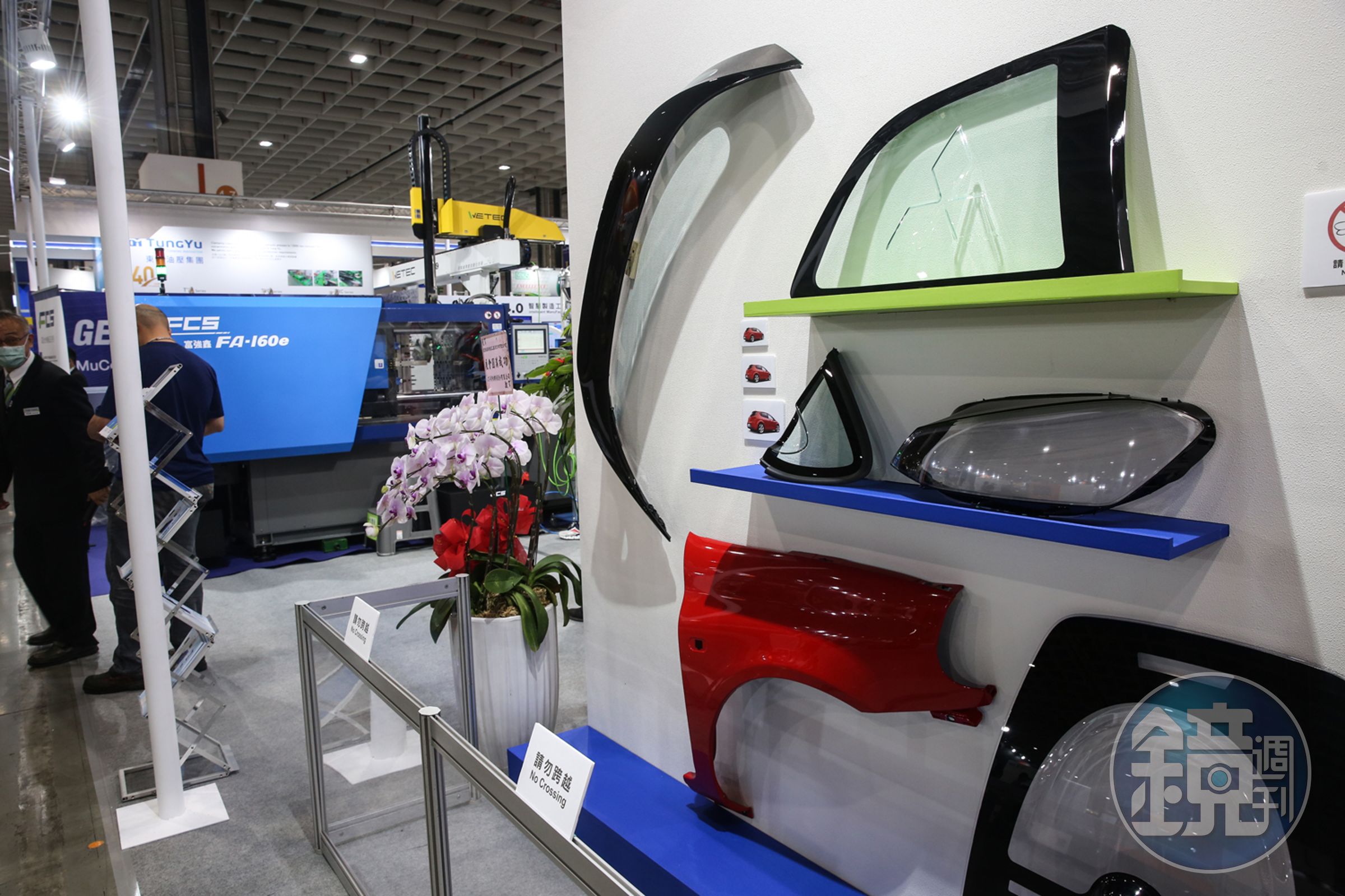 富強鑫21年前就切入汽配業，生產製造汽車車燈殼的機具，隨著電動車市場興起，營收也創新高。
