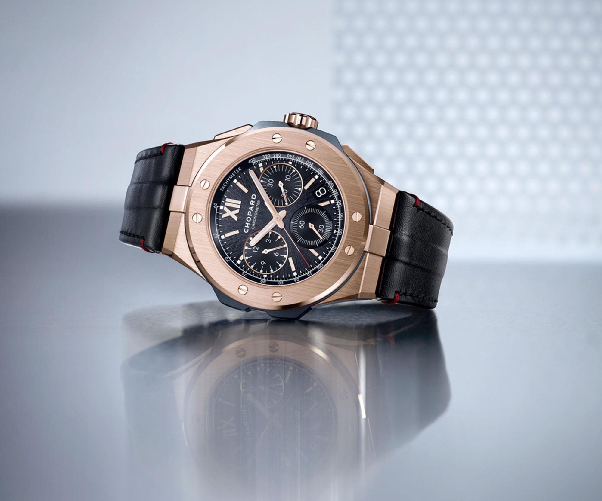 Alpine Eagle XL Chrono計時碼錶今年新增加的新款，透過18K玫瑰金及陶瓷鈦金屬兩種不同材質，加上該系列首度使用小牛皮錶帶，整只手錶層次感非常豐富。