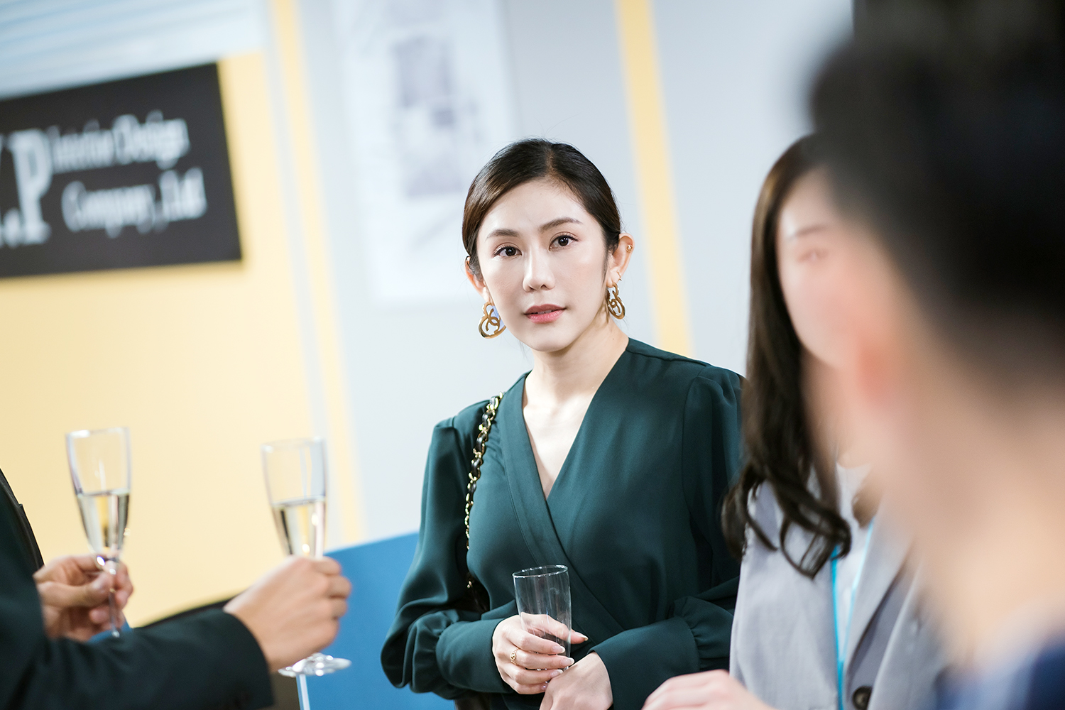 王宇婕在「機智」中飾演投資高手,現實中也靠拍戲買下三間房產。(TVBS提供)