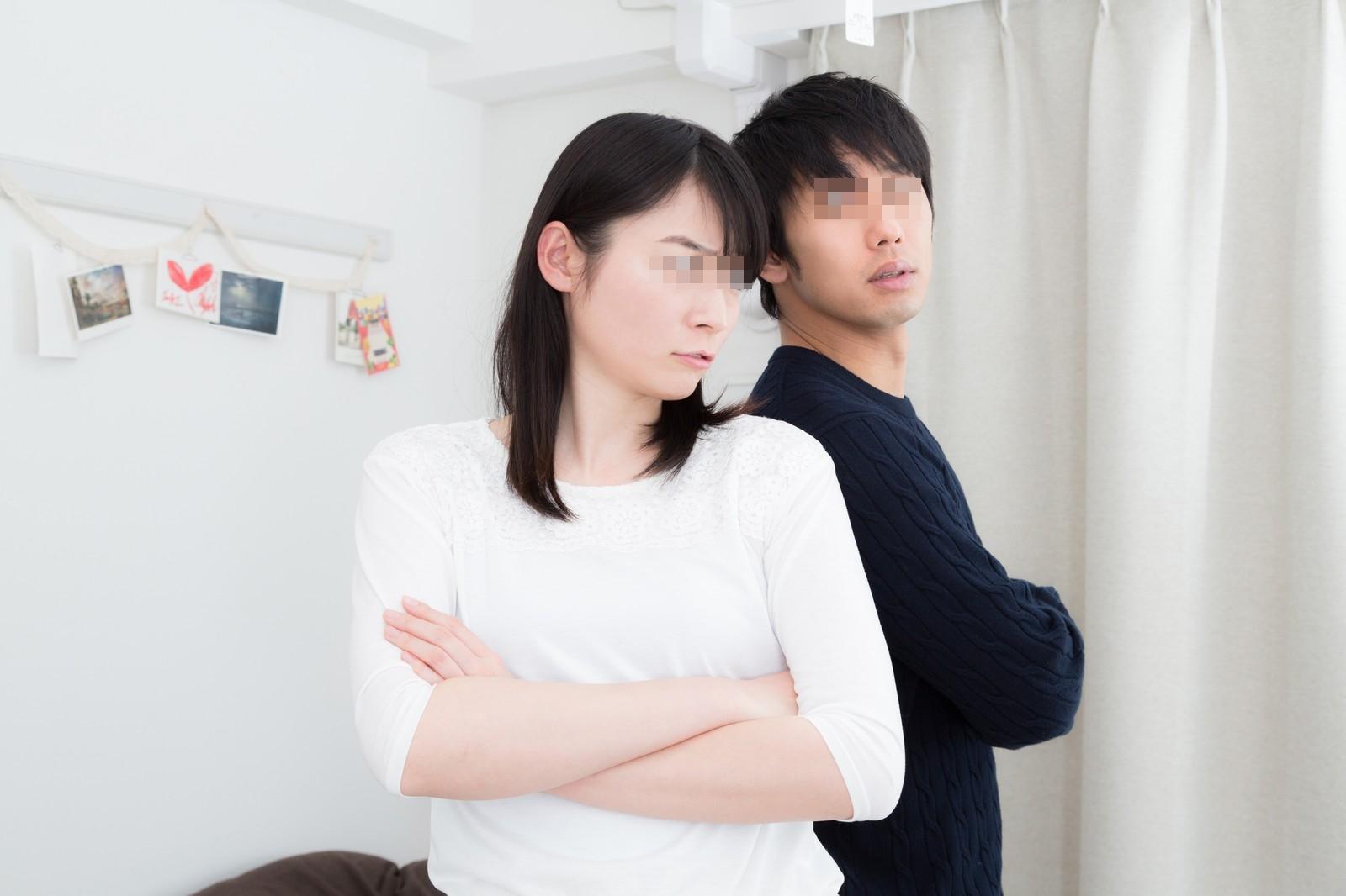 一名人妻抱怨跟老公無性生活,婆婆開口提議讓她直接花錢做小孩,讓她更想和老公離婚。(示意圖,Pakutaso)