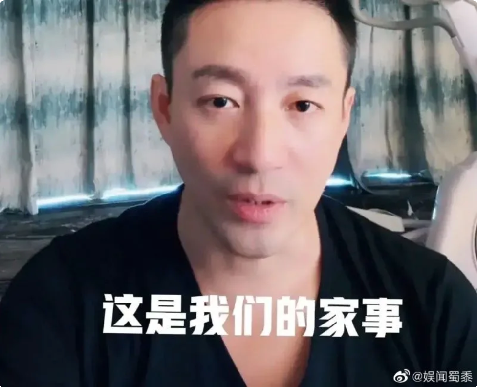 汪小菲9日直播,聊到與大S帶著兩個孩子往返台北、北京的過往。(翻攝自娛聞蜀黍微博)