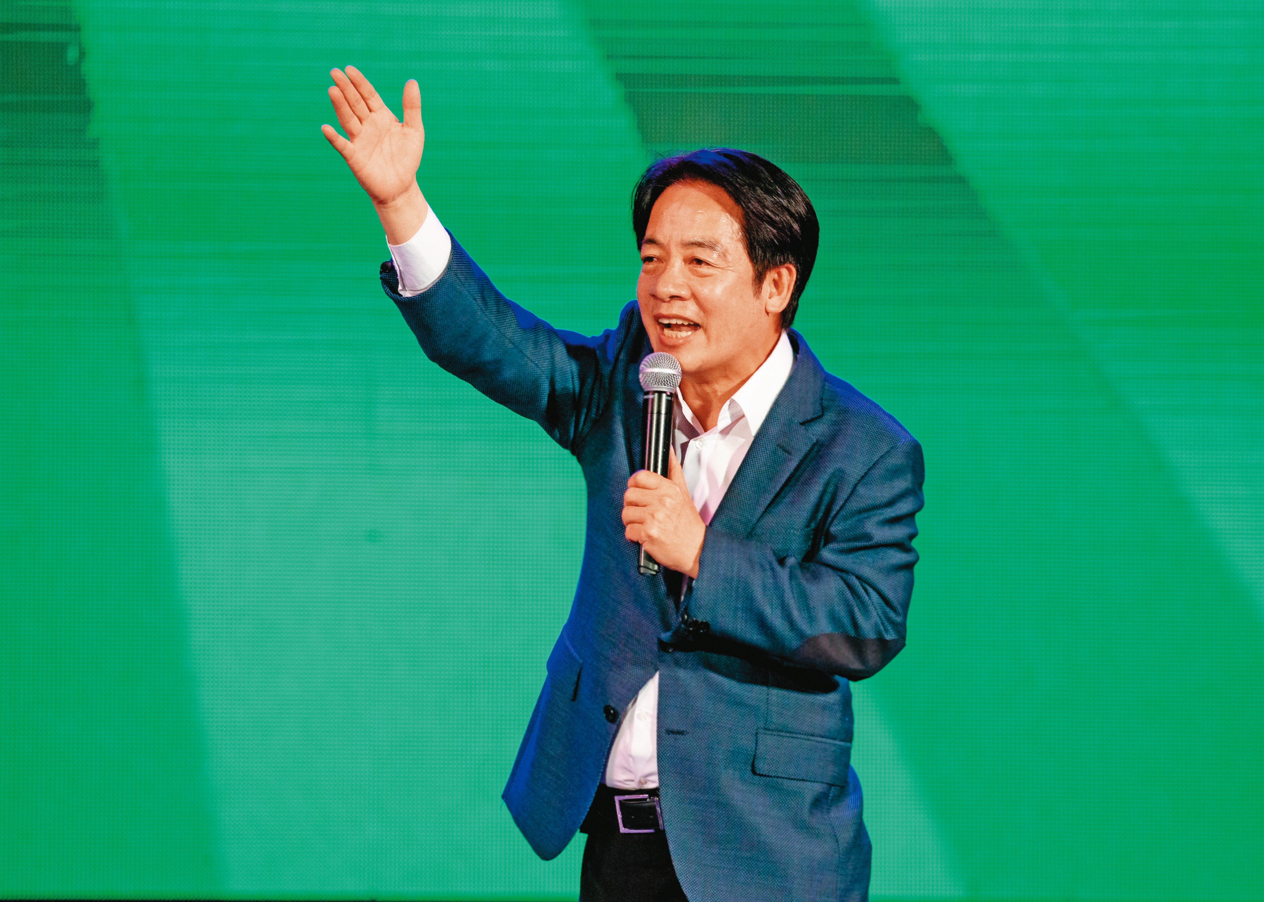 九合一選舉慘敗後，整個民進黨只剩下賴清德，對於習慣群雄並起的民進黨來說，倒是一件新鮮事。