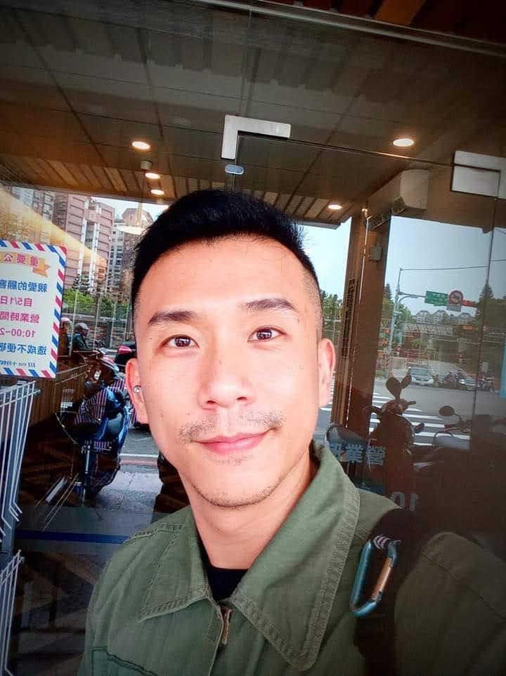 之前弟弟透露簡義隆2年前就曾出現突發狀況,但這次已沒有上次的幸運,等家人發現時已經都來不及了。(翻攝自臉書)