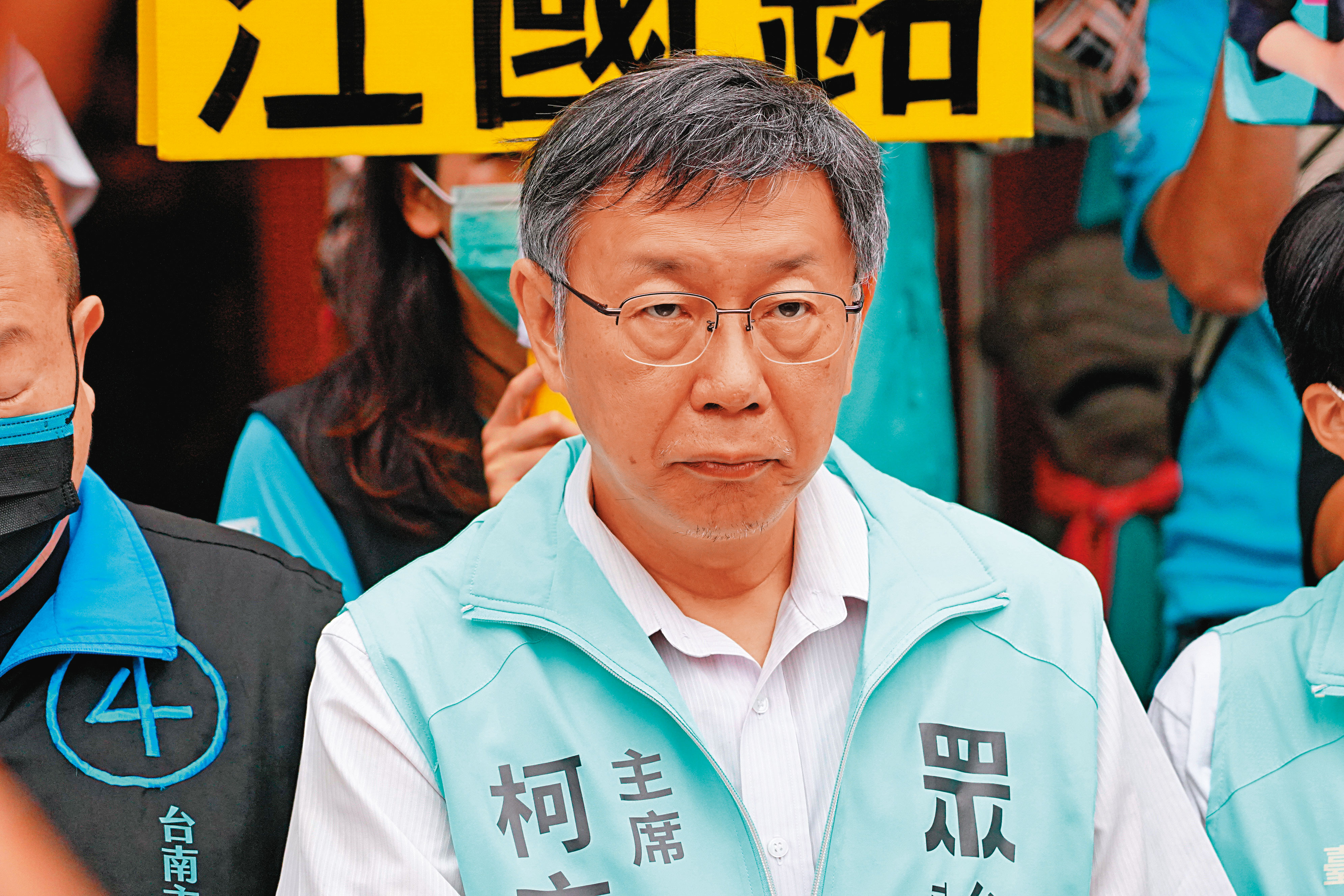 柯文哲過去常以台北市政為優先，被形容為「放生」黨務。