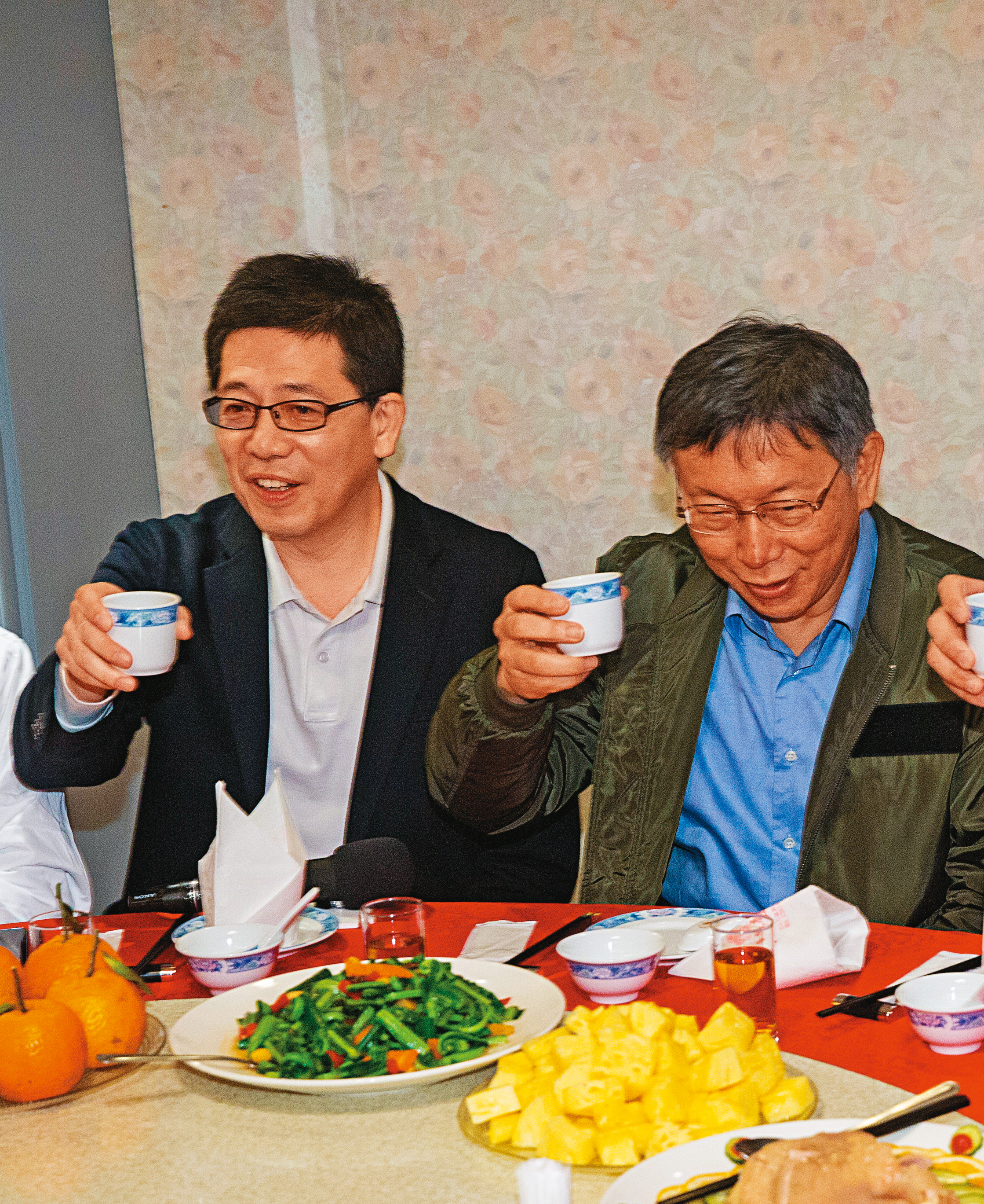 民眾黨祕書長謝立功遭控宴請媒體，卻透過高虹安用公積金報帳，原因出在黨部無法核銷該筆支出。