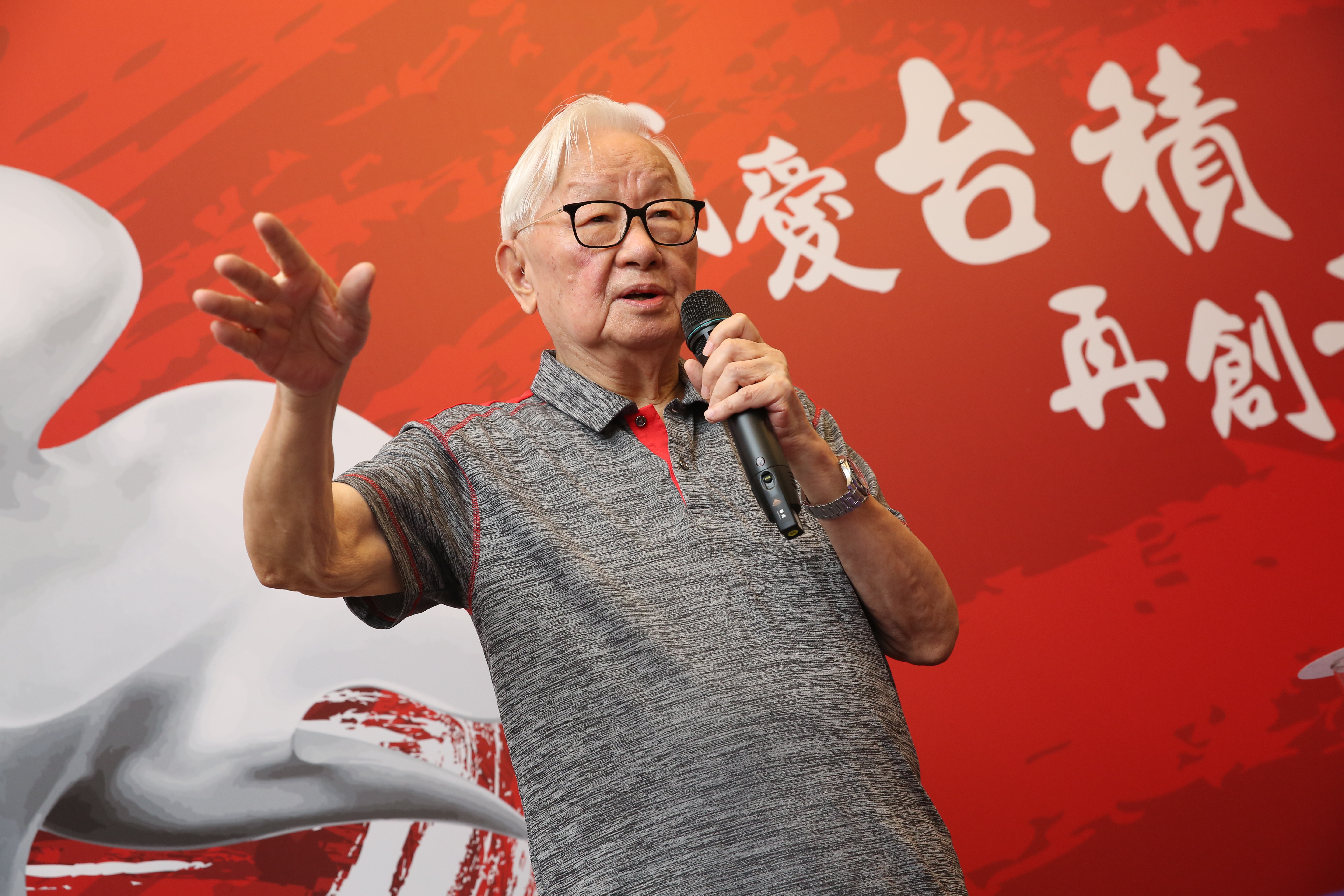 張忠謀說，很多人希望在他們國家生產晶片。（本刊資料照）