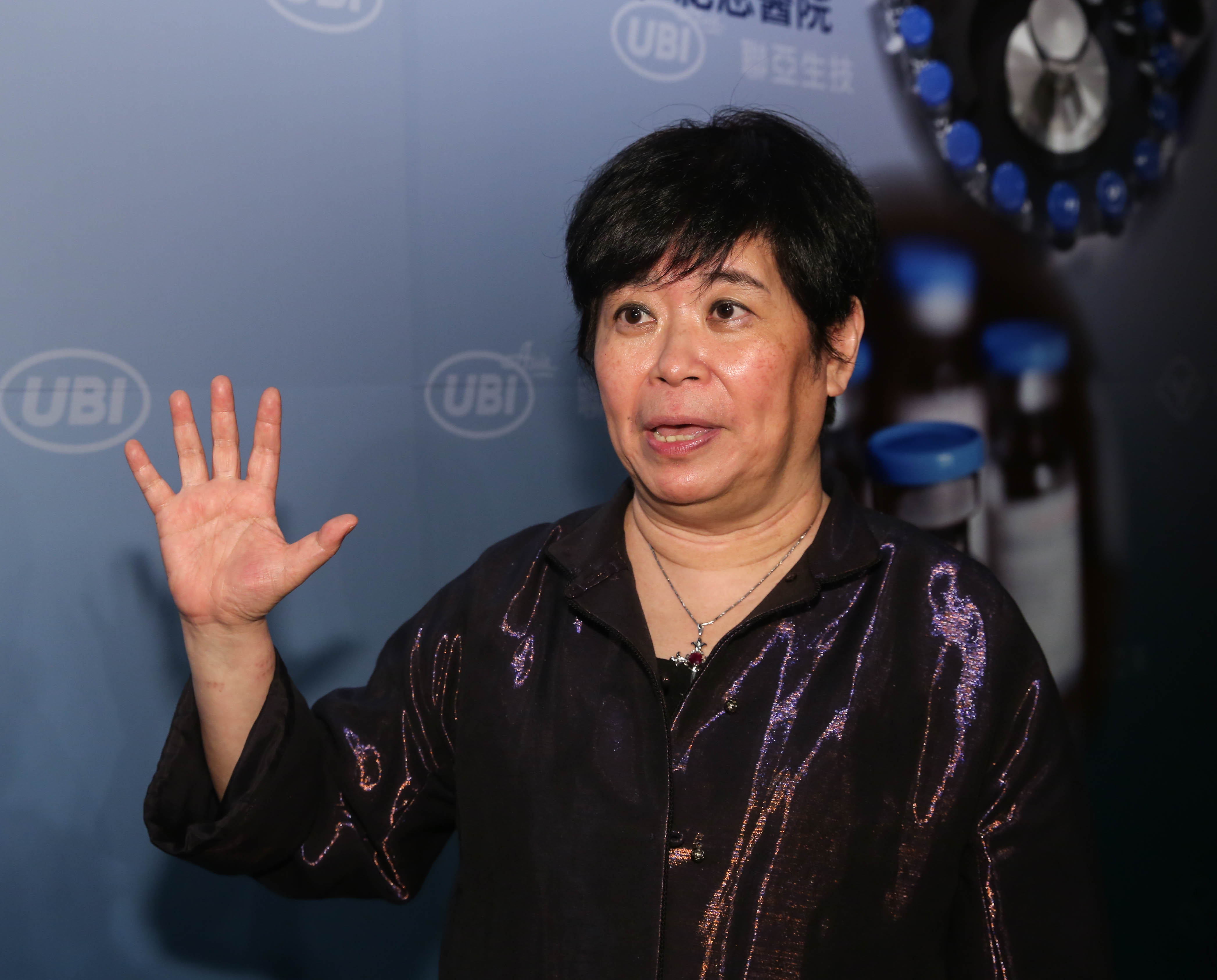 王長怡與女兒理念不合，導致旗下子公司爆出紛爭。