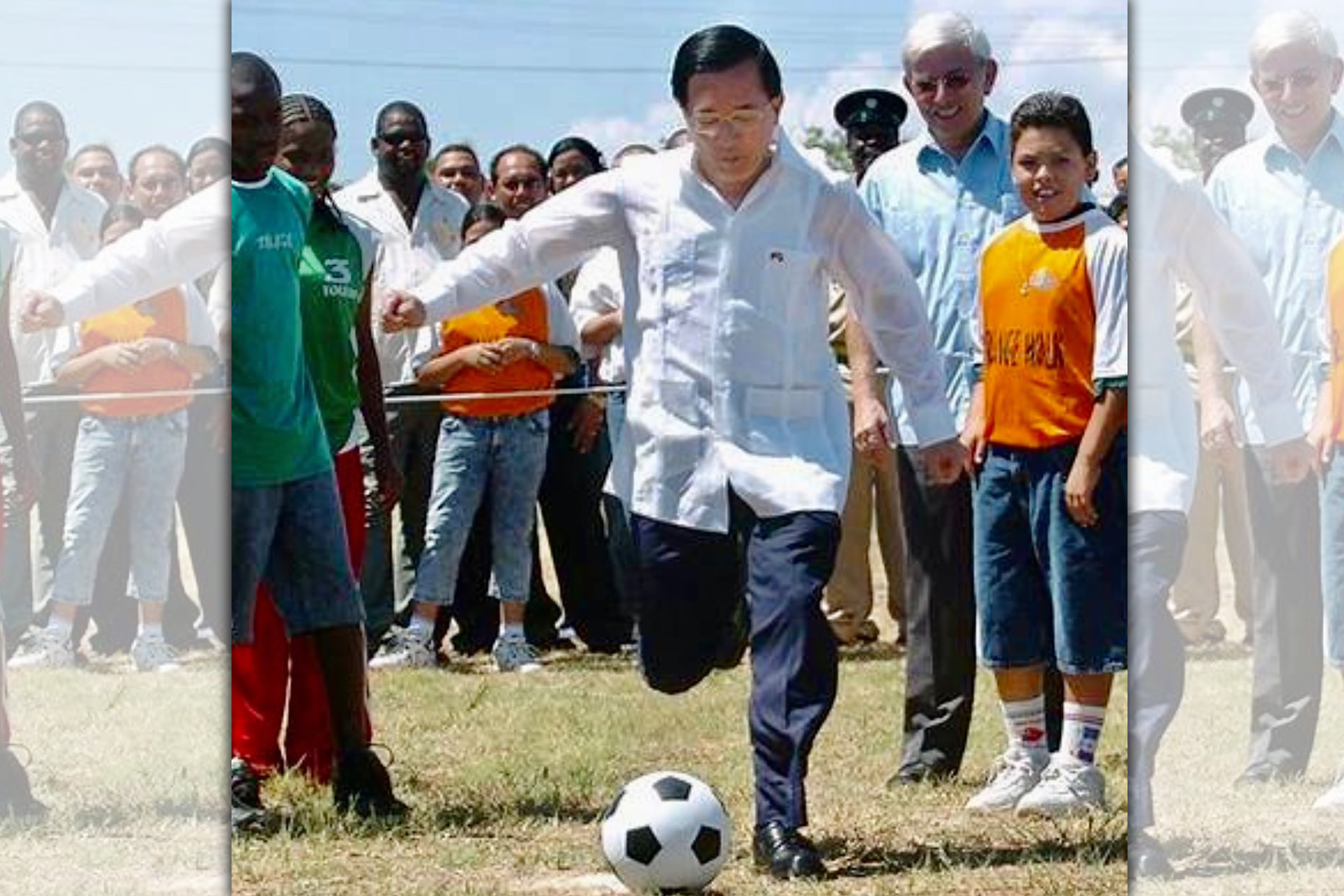 前總統陳水扁2006年喊出「10年足球夢」，計畫選拔20位小朋友到巴西接受訓練，不過卻因「1原因」遭到反對。（翻攝自陳水扁新勇哥物語臉書）