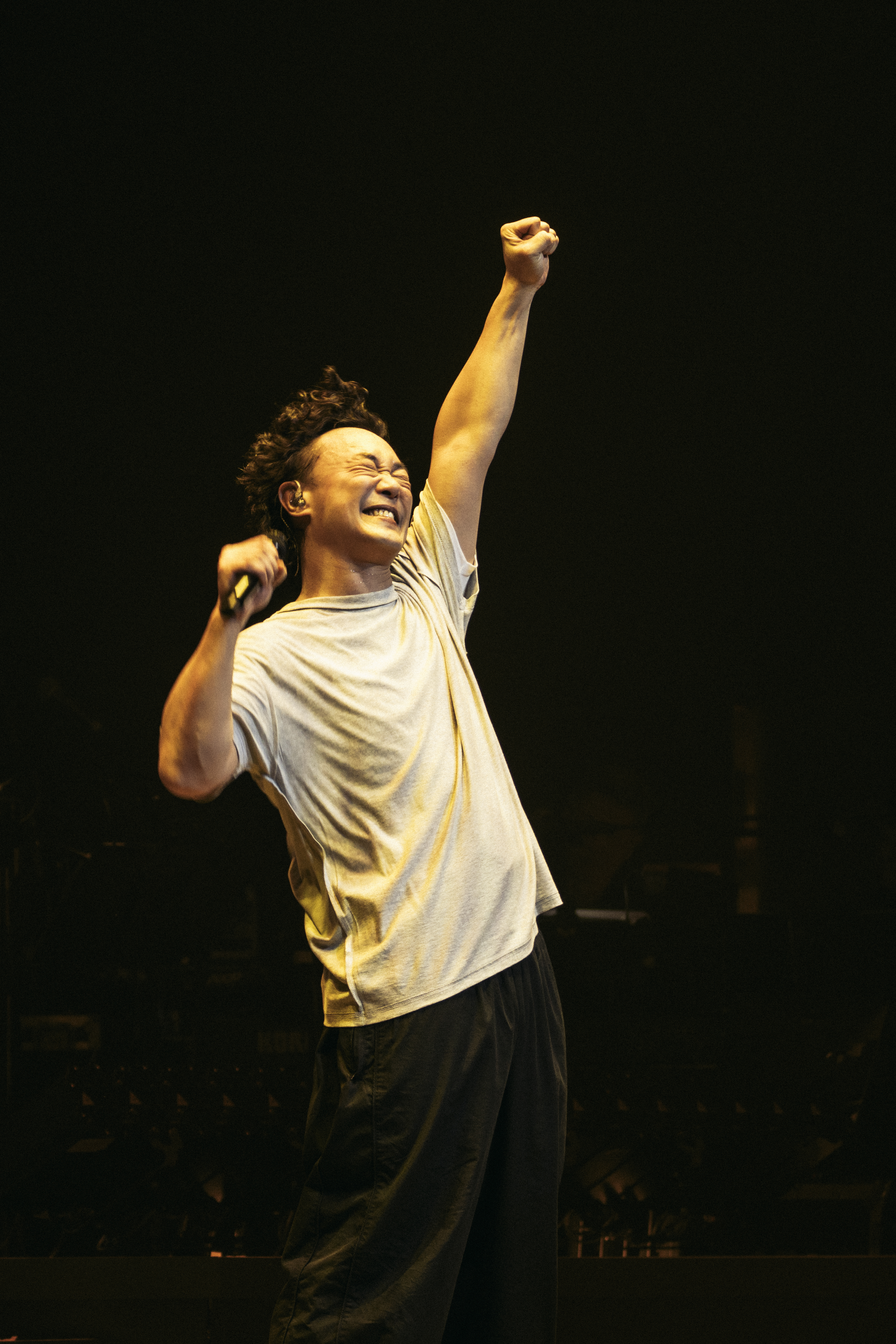 陳奕迅11日舉辦第三場演唱會，他連唱29首，相當投入。（ESL Limited提供）
