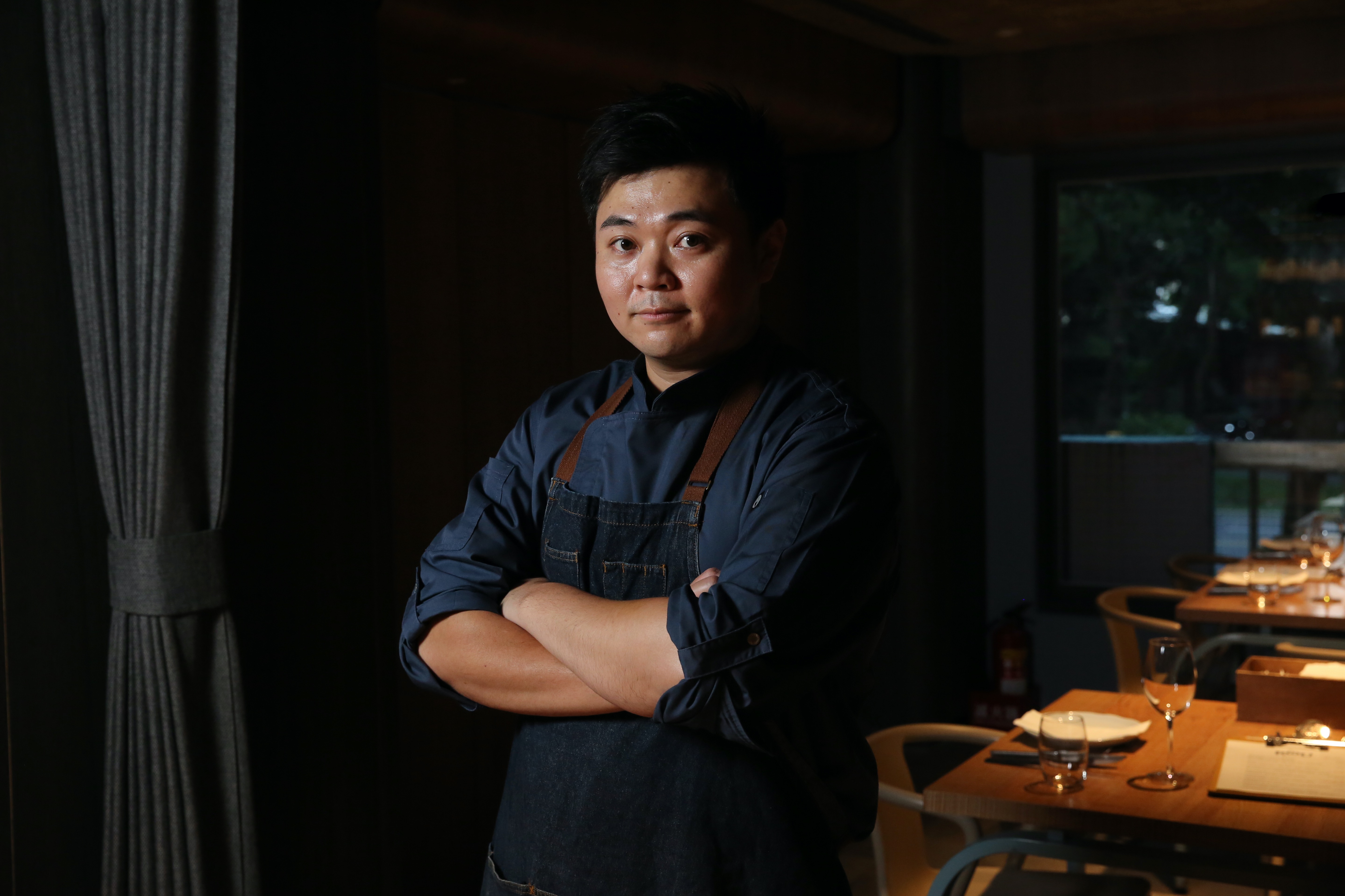 主廚方冠中在「RÒU BY T-HAM」服務近7年,嫻熟各樣肉類料理。