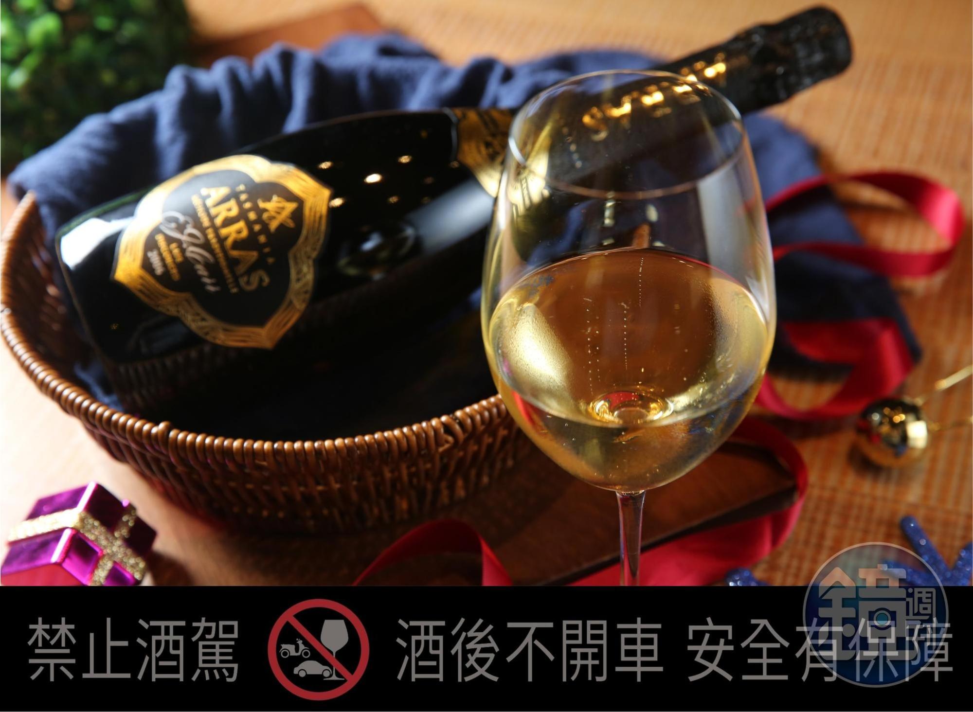 「亞拉斯釀酒師系列」的酒款曾被葡萄酒權威雜誌《Decanter》選為年度最佳氣泡酒,2006年份帶有黑松露與麵包氣息。(6,770元/瓶)