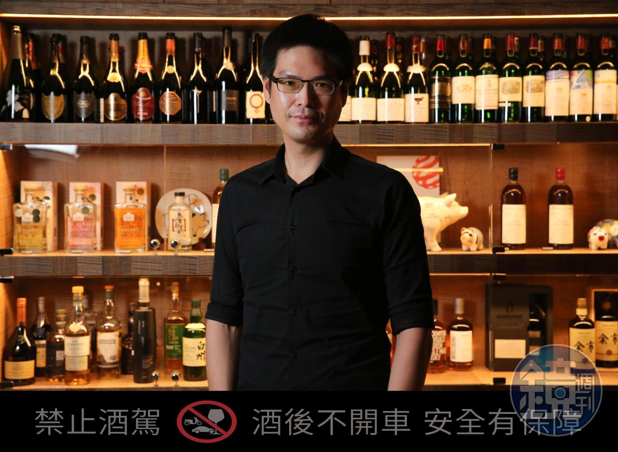 台灣侍酒師協會常務理事及「RÒU BY T-HAM」顧問侍酒師蕭希辰，推薦搭配的肉肉料理，分外應景。