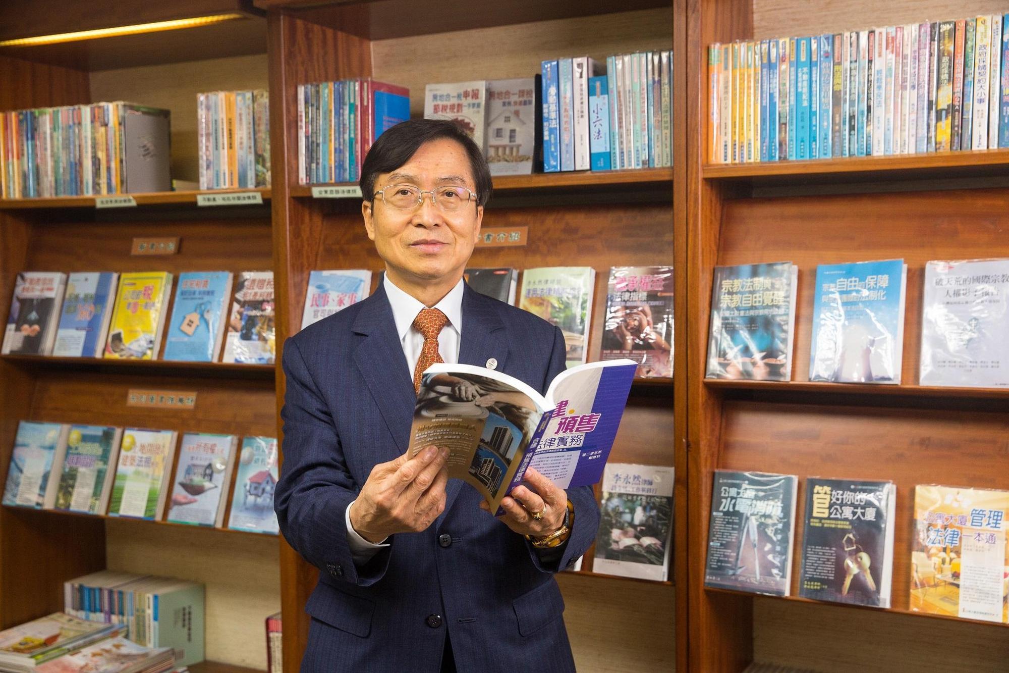 永然聯合法律事務所李永然所長:危老、都更合建或消費者購買預售屋,除詳讀定型化契約外,也可選擇建經公司協助。