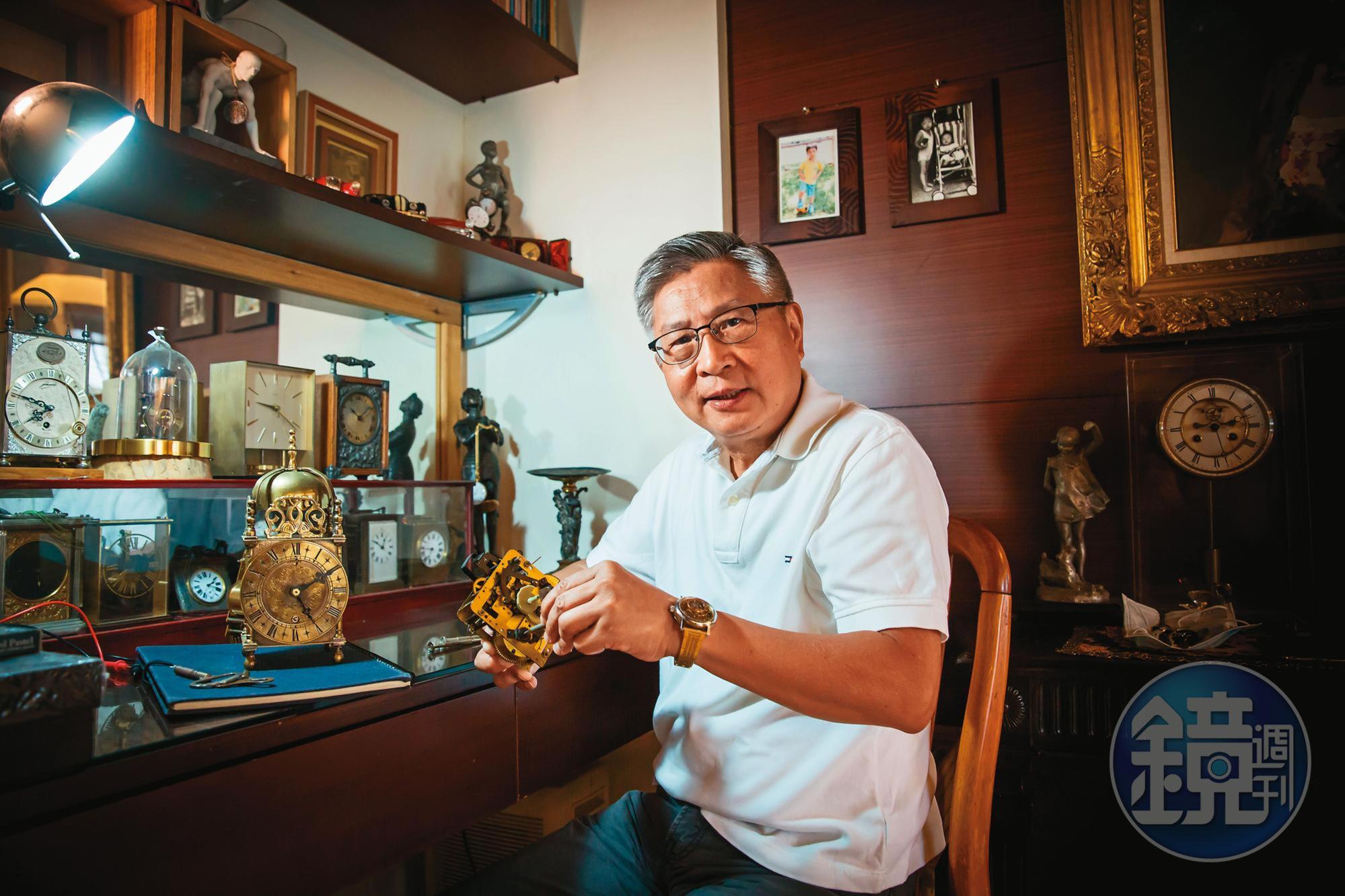 退休後,江育誠過自己想要的生活,專注修鐘錶、繪畫、攝影,馳騁第二人生風采。