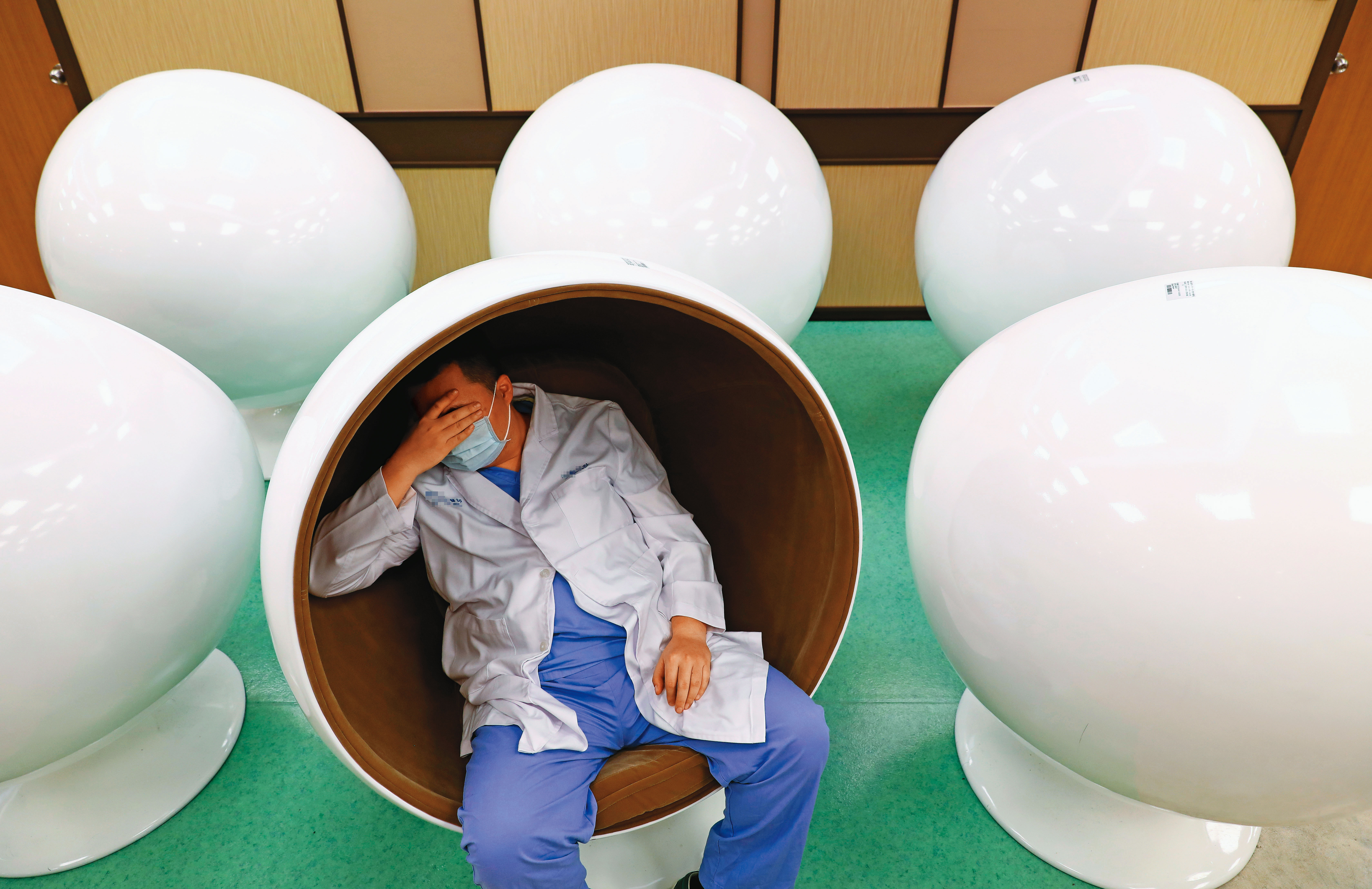 H醫師曾遭受近5年家庭暴力，離婚時幾乎花光了自己的積蓄。