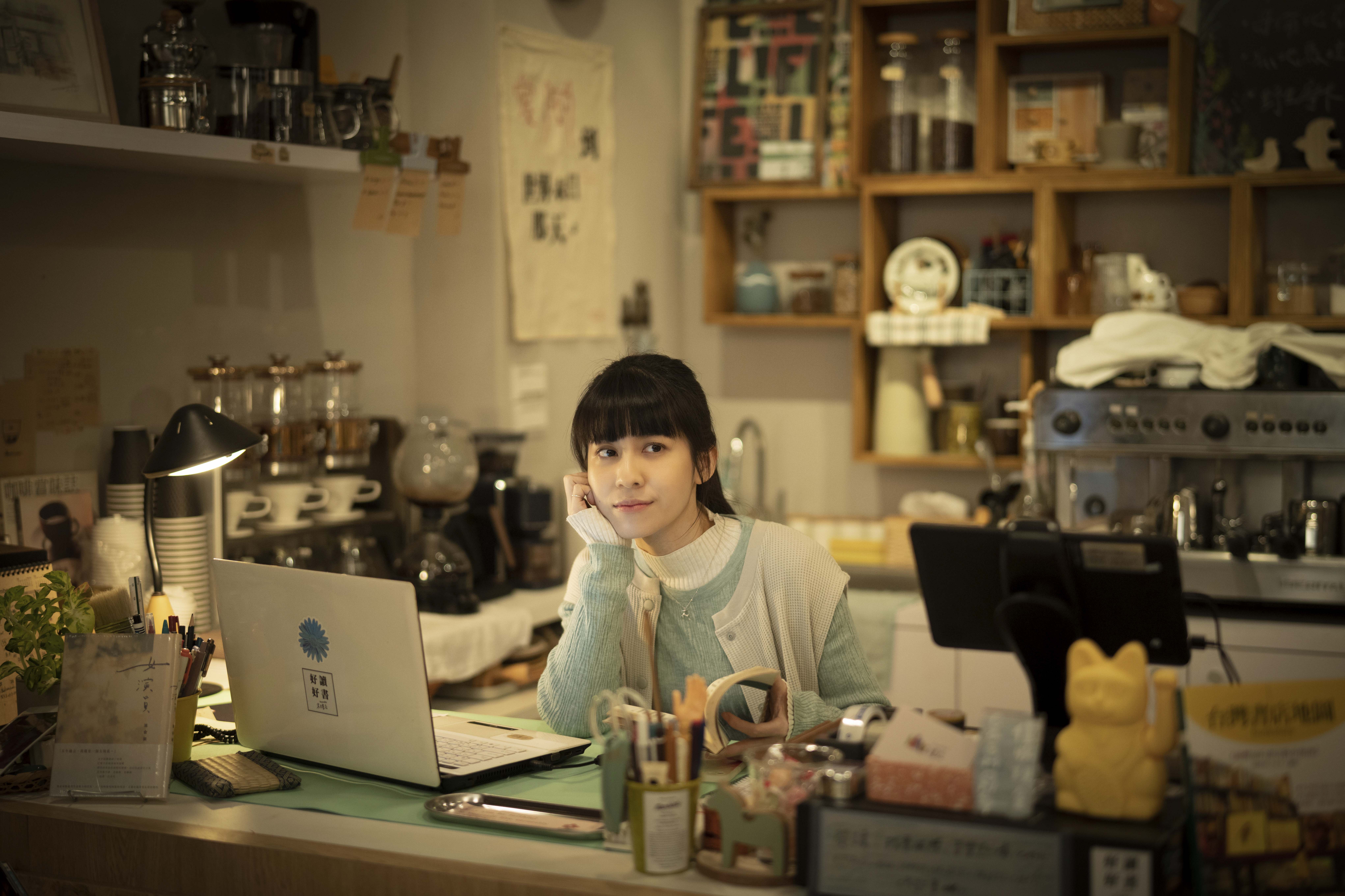 連俞涵在《師大公園地下社會》將飾演「末日書店」老闆娘。（阿榮影業提供）