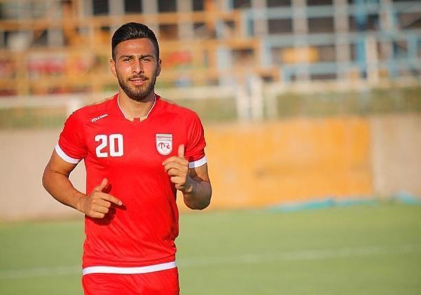 26歲的職業足球員阿米爾(Amir Nasr-Azadani)因聲援伊朗頭巾革命而被判死刑。(翻攝amirnasrazadaani IG)