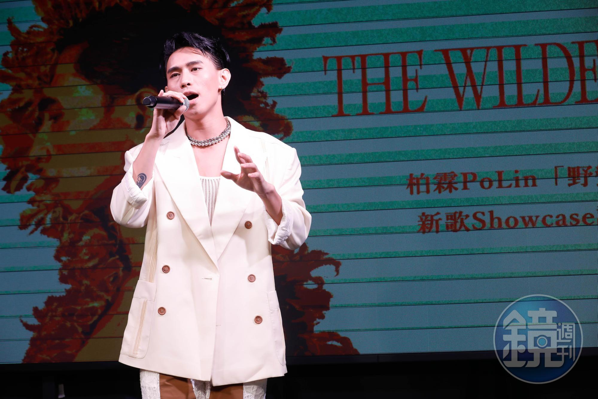 柏霖今天舉行新專輯記者會,當場獻唱歌曲。