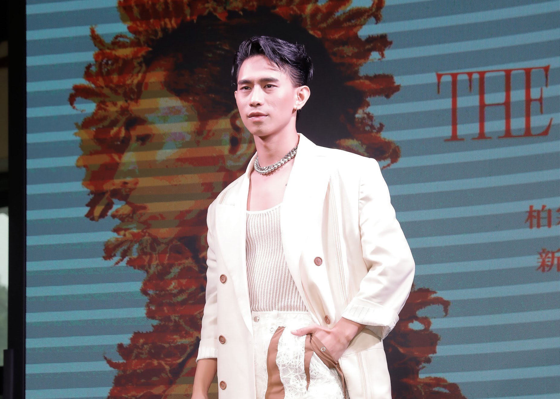 柏霖PoLin 2022首張創作專輯《野蠻之荒》萬眾矚目12/16即將正式發行。