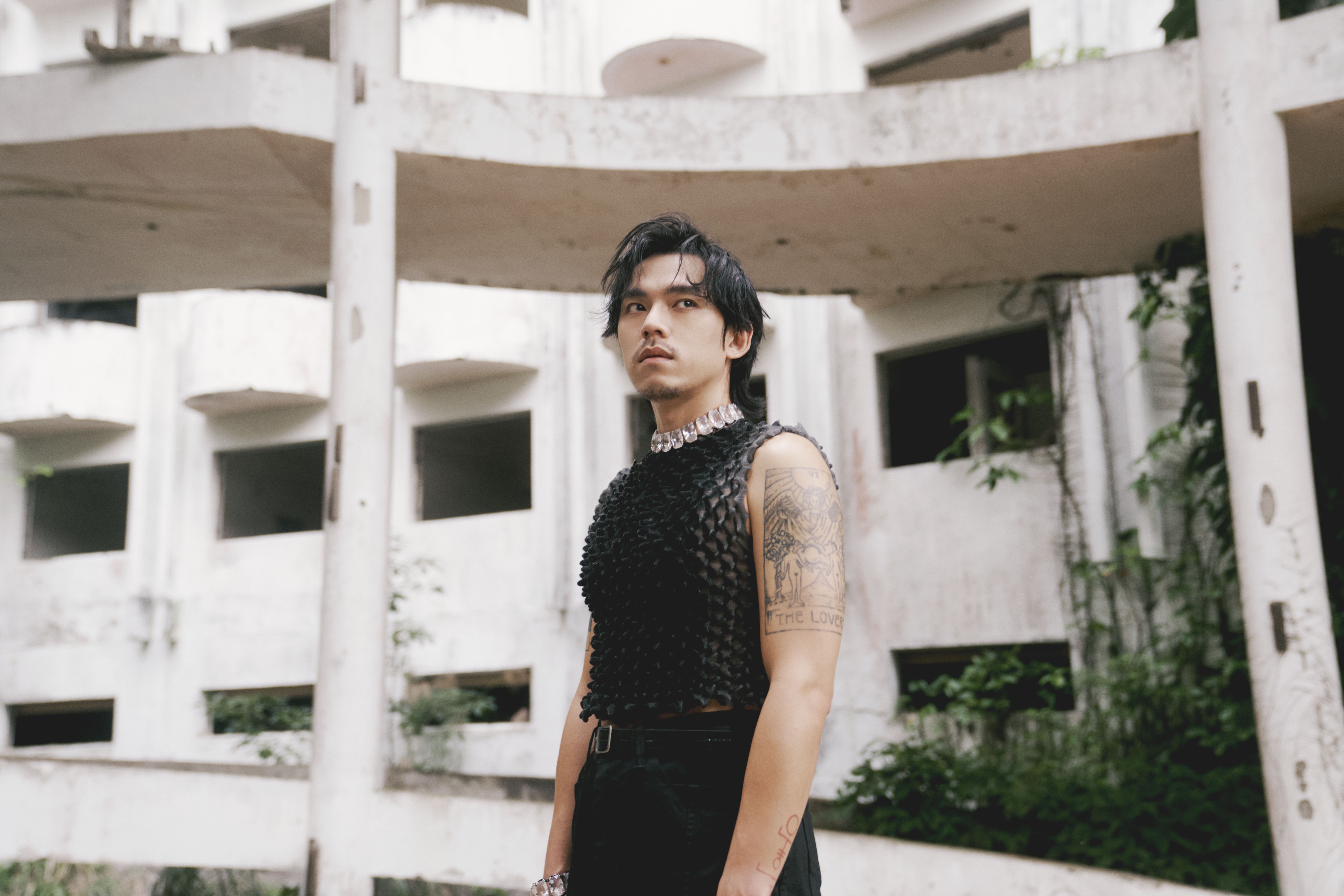 HUSH睽違4年發行全新創作專輯《娛樂自己》。（默聲音樂提供）