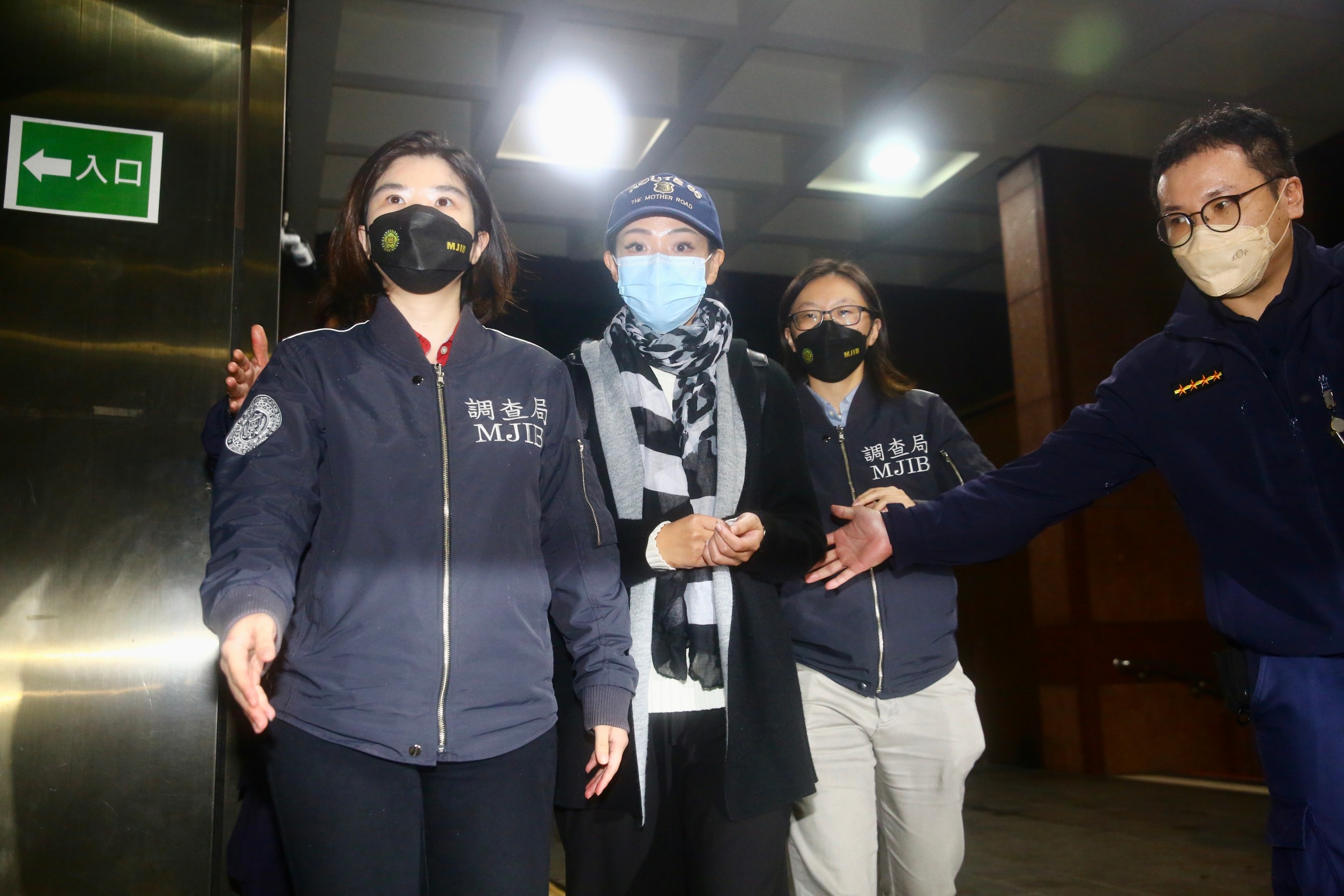 高虹安16日凌晨移送北檢複訊。