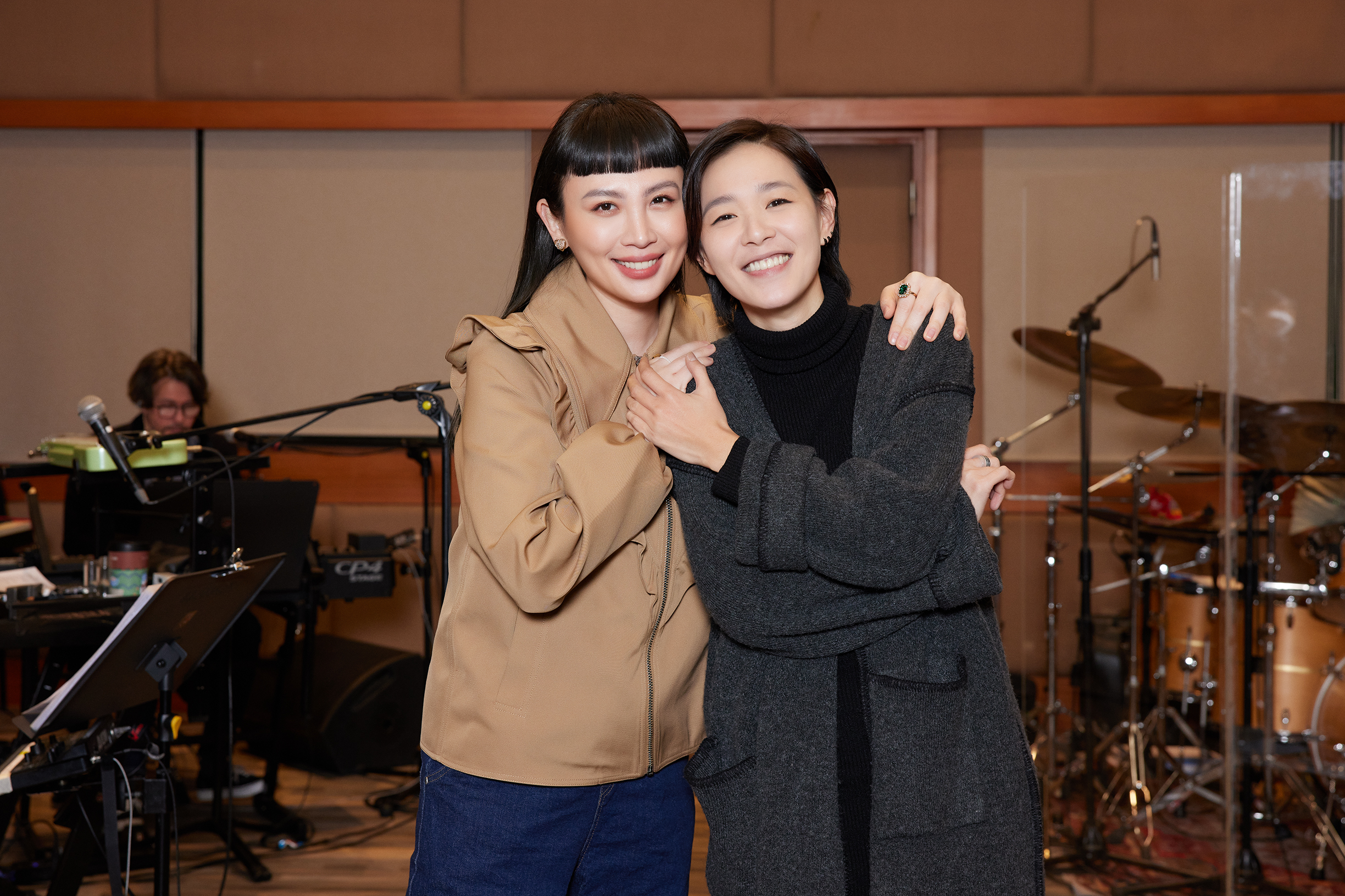 魏如萱來為好友安溥演唱會練團打氣。（聯成娛樂提供）