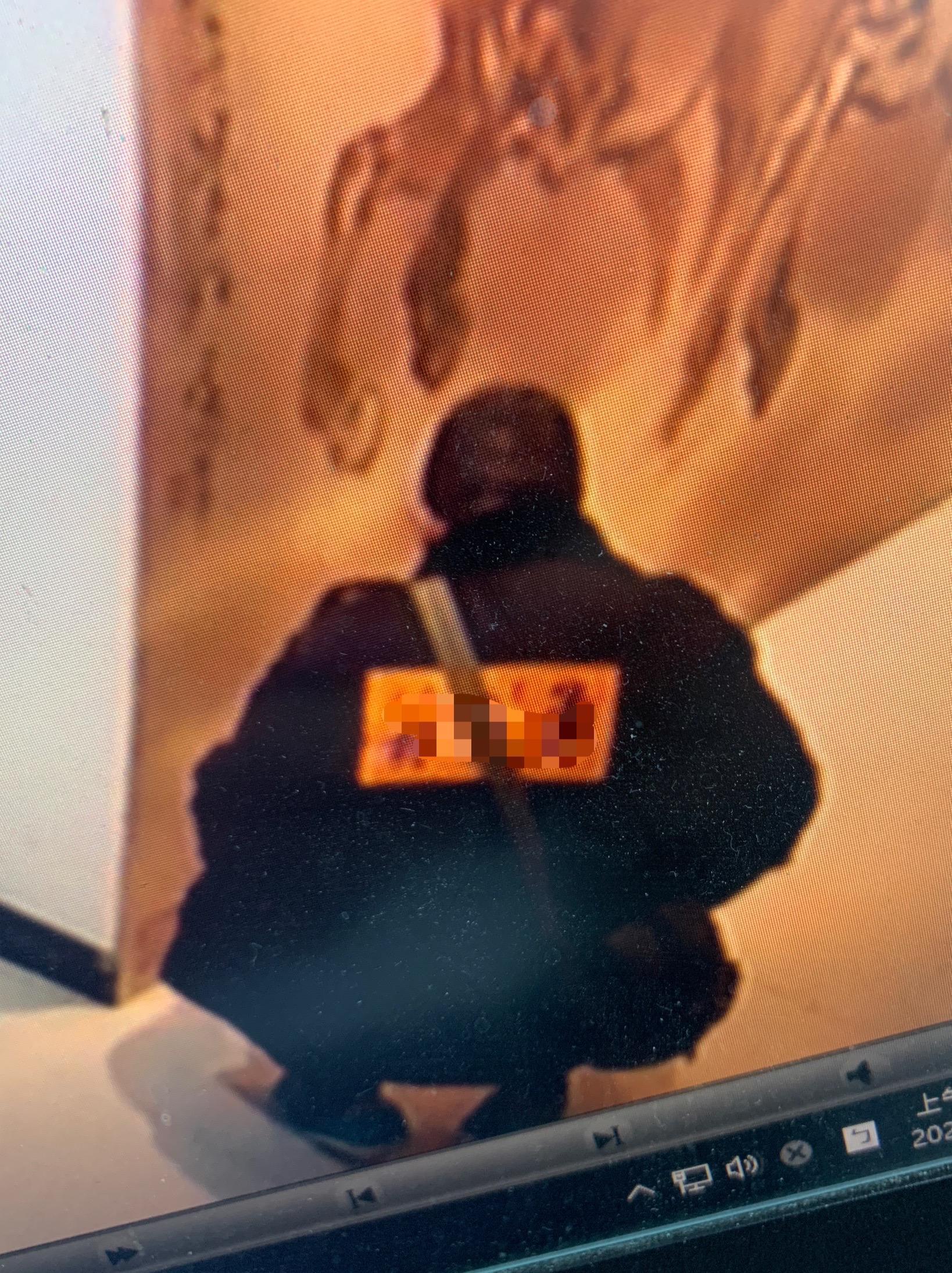 監視器拍下嫌犯身影。（警方提供）