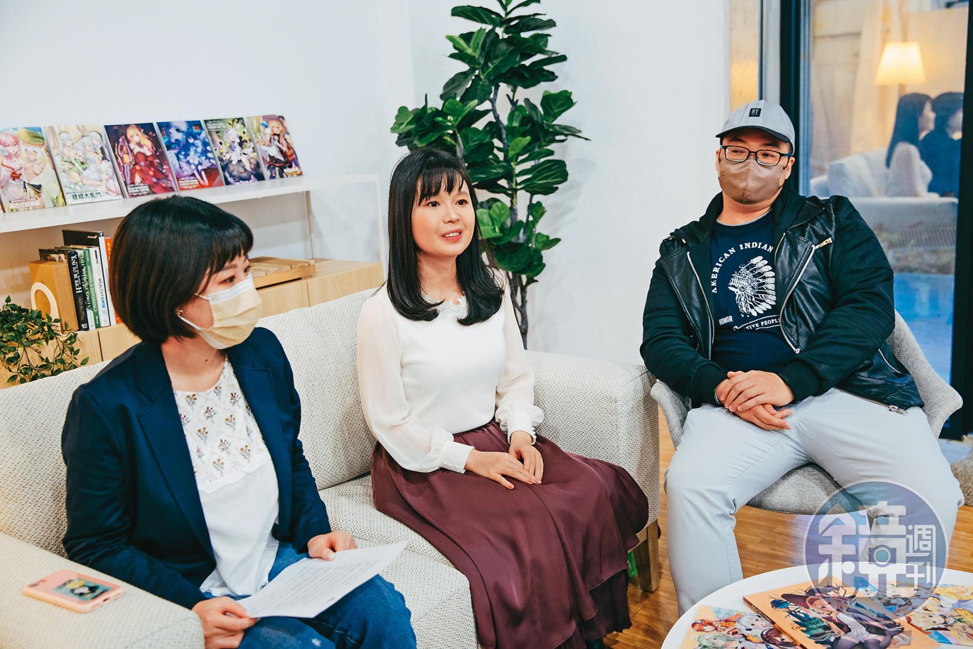 希萌創意總監楊家宇(右)邀請作家值言(左)完善《小魔女諾貝塔》故事,發展小說、漫畫等衍生內容。